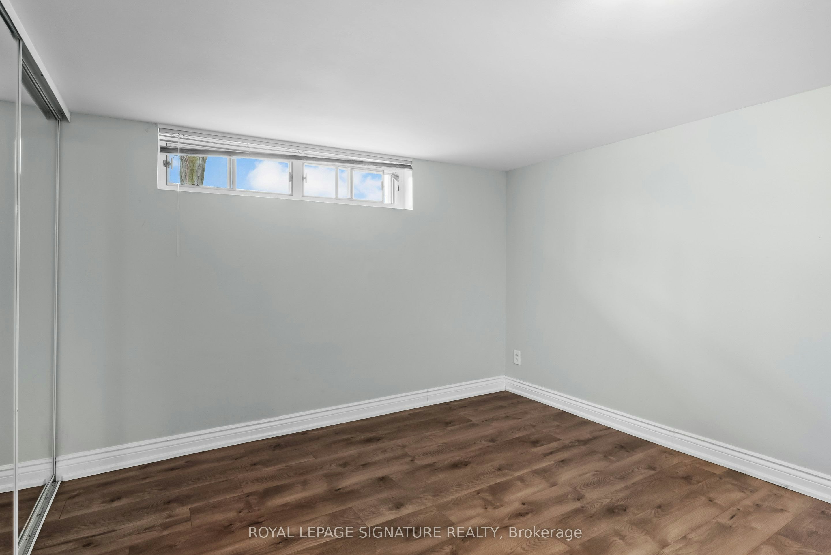 Lower-112 Foch Avenue, Toronto, ON, M8W 3Y1 - 7