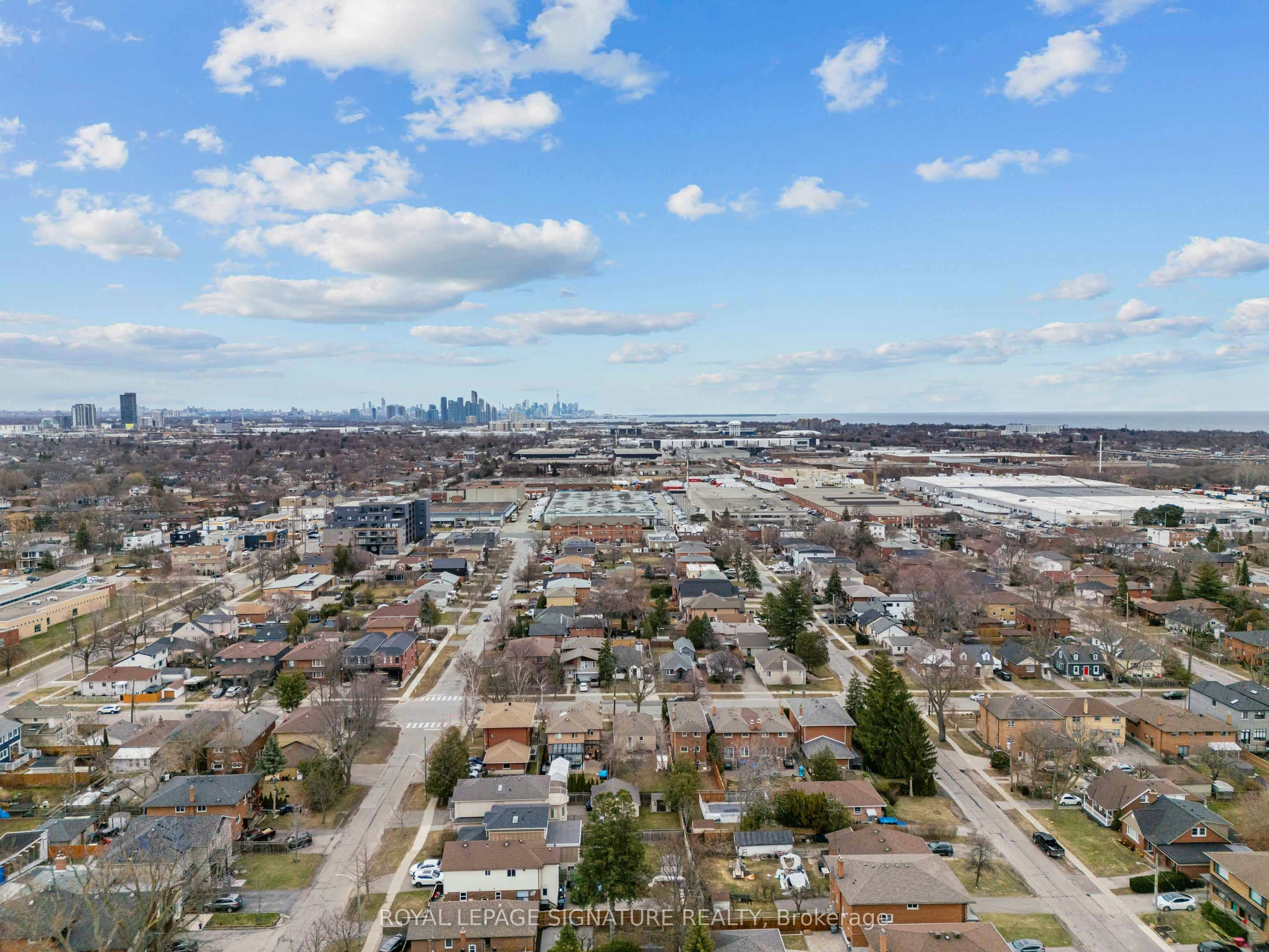 Lower-112 Foch Avenue, Toronto, ON, M8W 3Y1 - 15