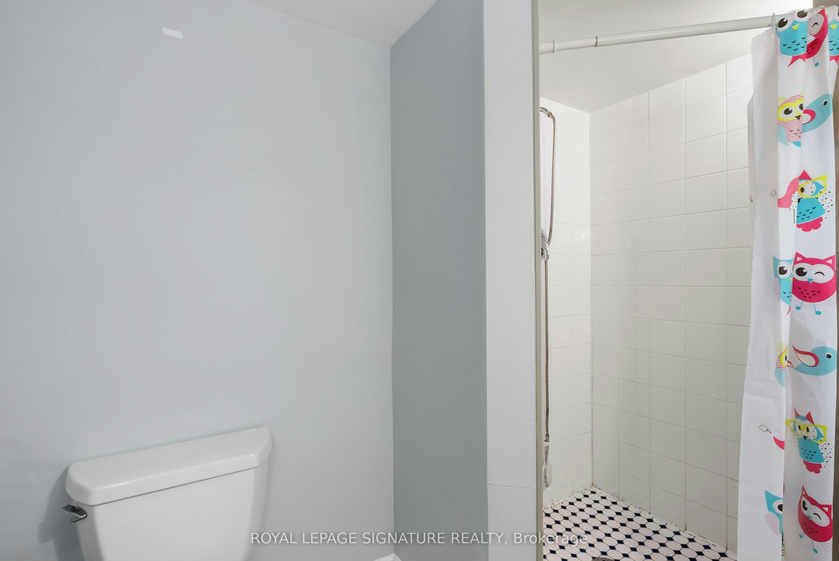 Lower-112 Foch Avenue, Toronto, ON, M8W 3Y1 - 10