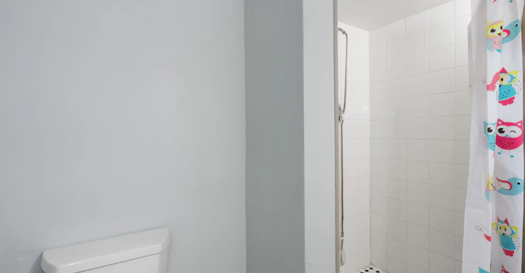 Lower-112 Foch Avenue, Toronto, ON, M8W 3Y1 - 10