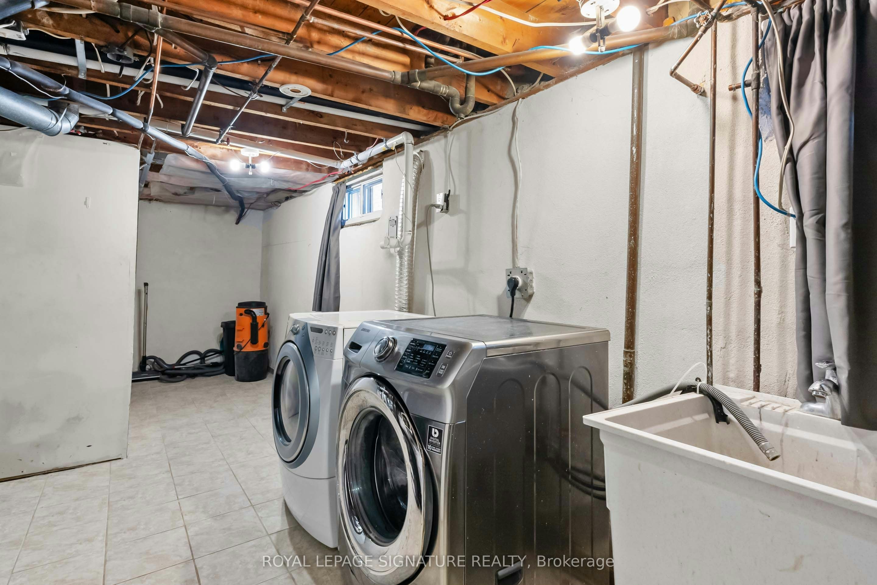 Lower-112 Foch Avenue, Toronto, ON, M8W 3Y1 - 11