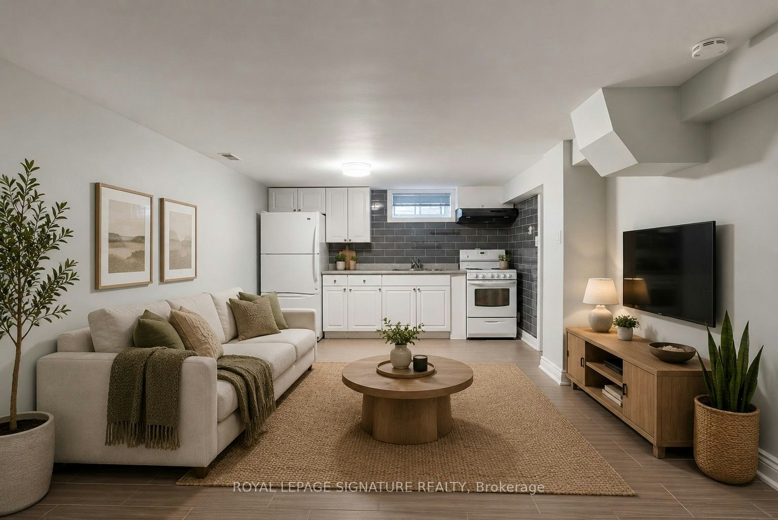 Lower-112 Foch Avenue, Toronto, ON, M8W 3Y1