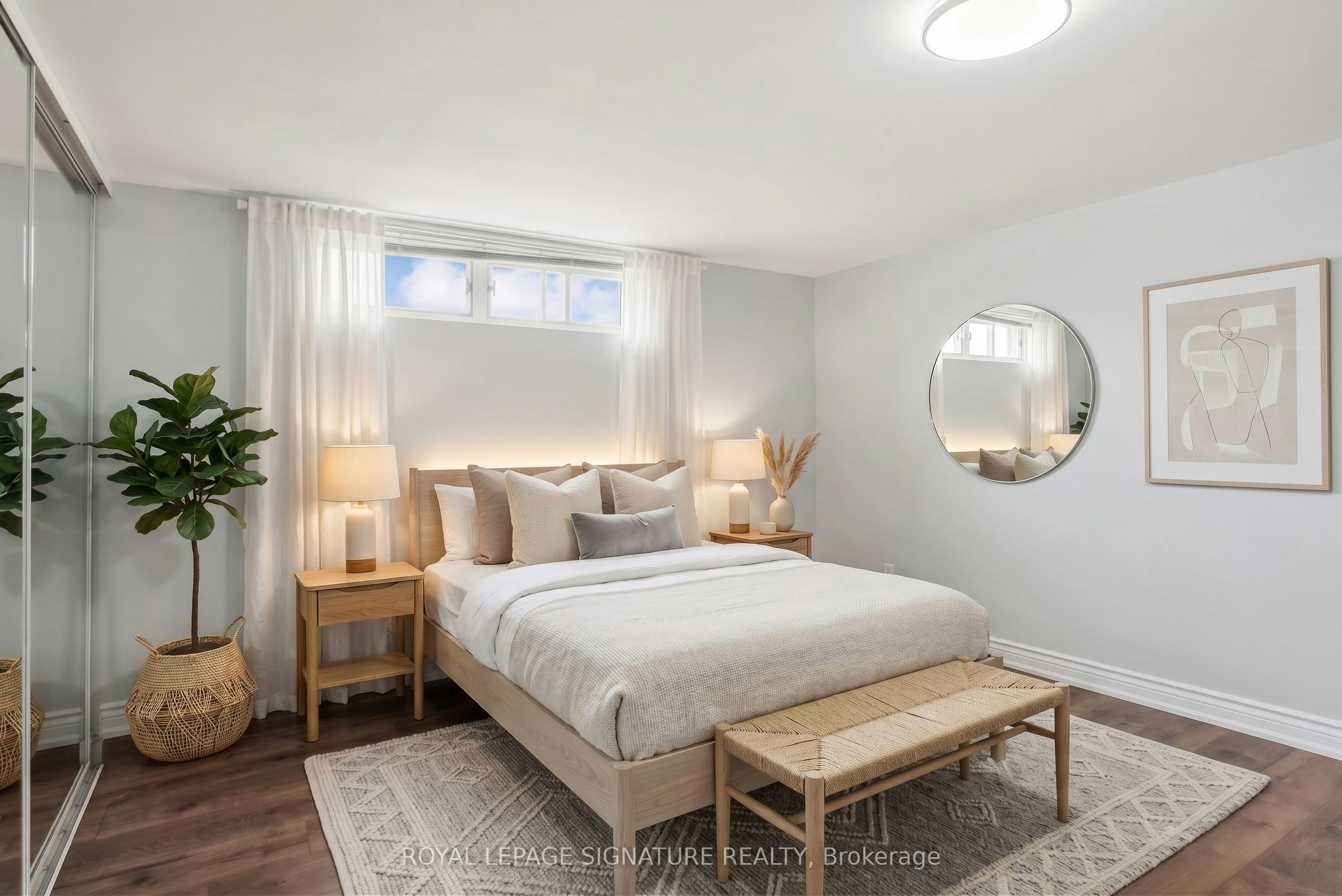 Lower-112 Foch Avenue, Toronto, ON, M8W 3Y1 - 6