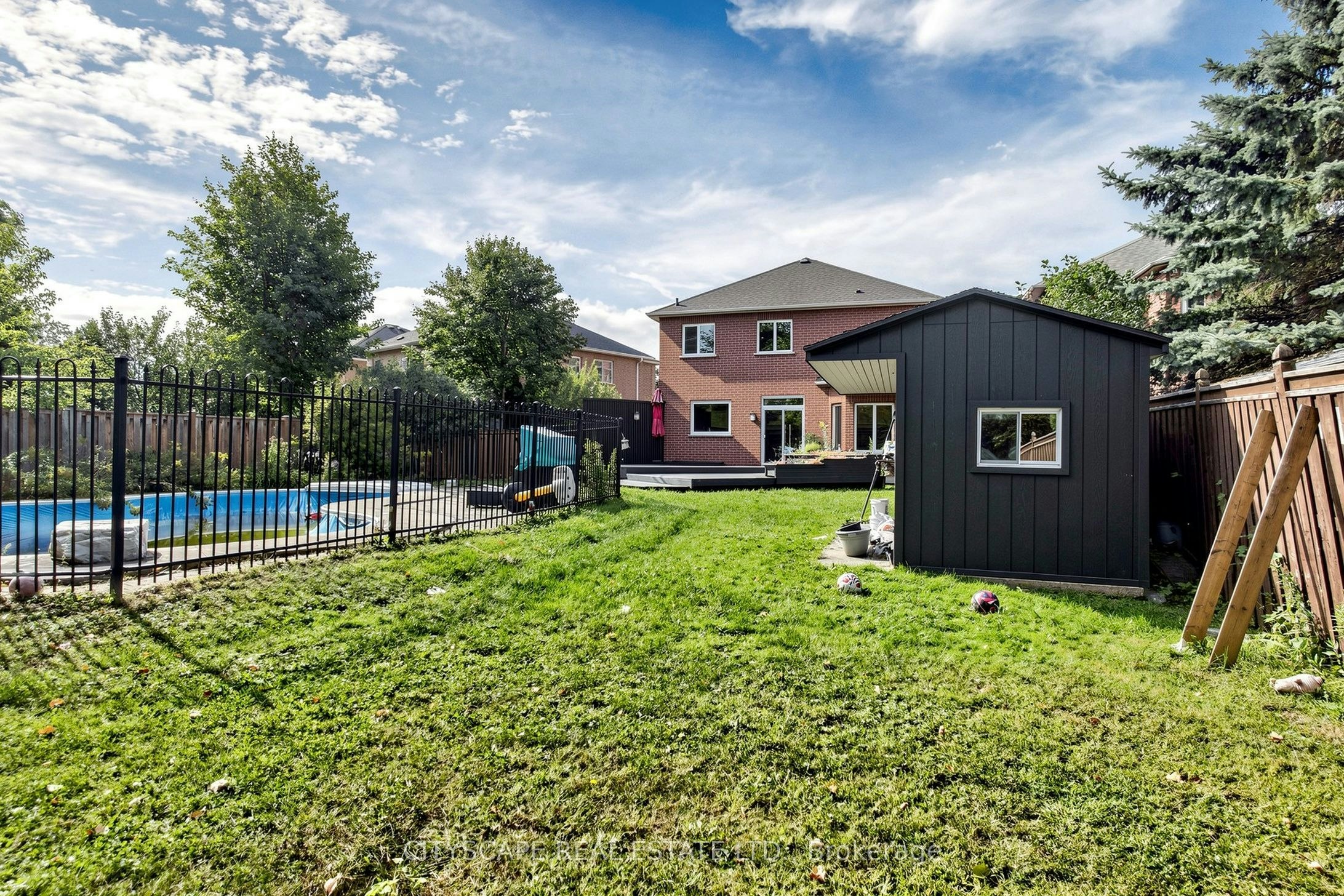 7299 Waldorf Way, Mississauga, ON, L5N 7P7 - 44