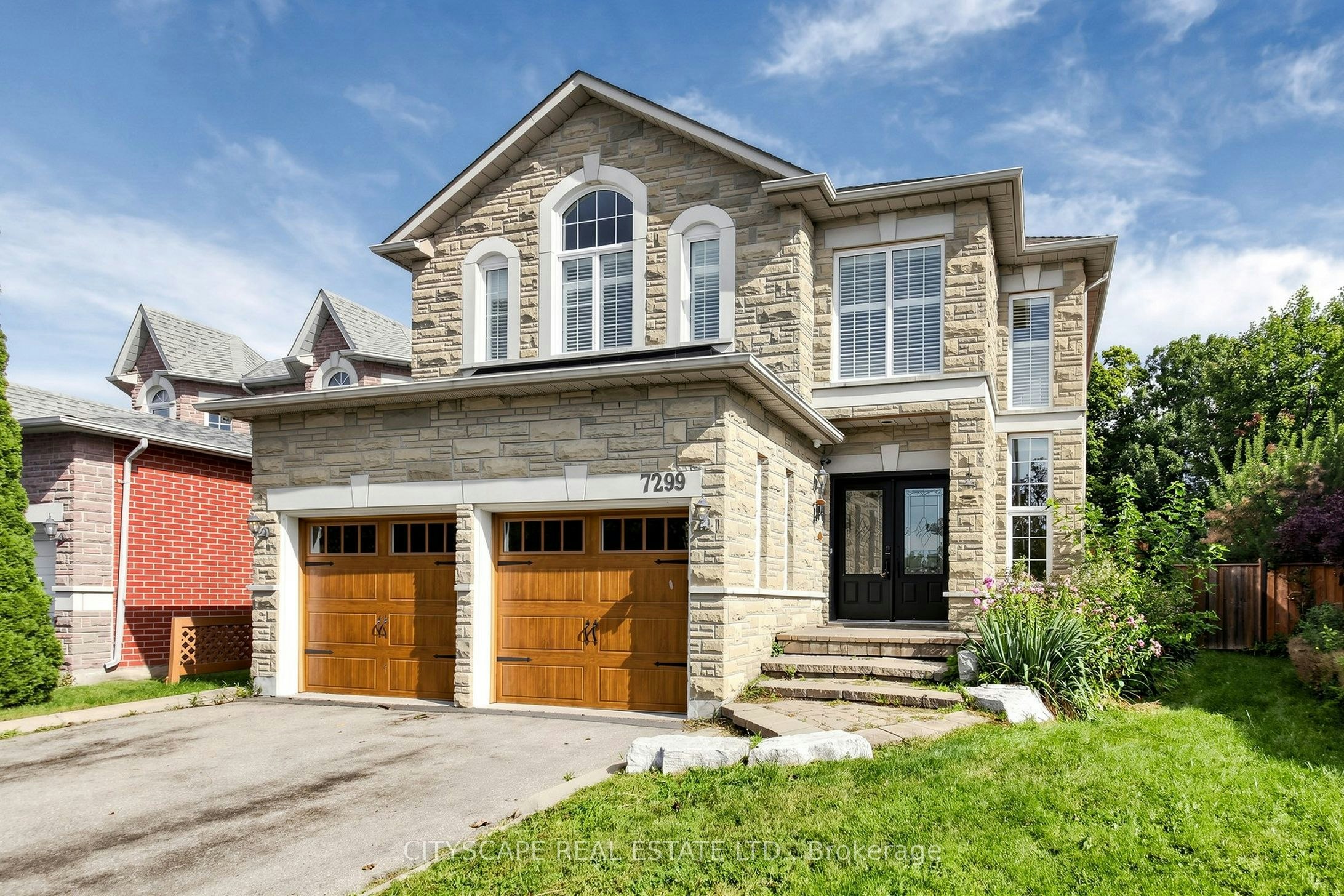 7299 Waldorf Way, Mississauga, ON, L5N 7P7
