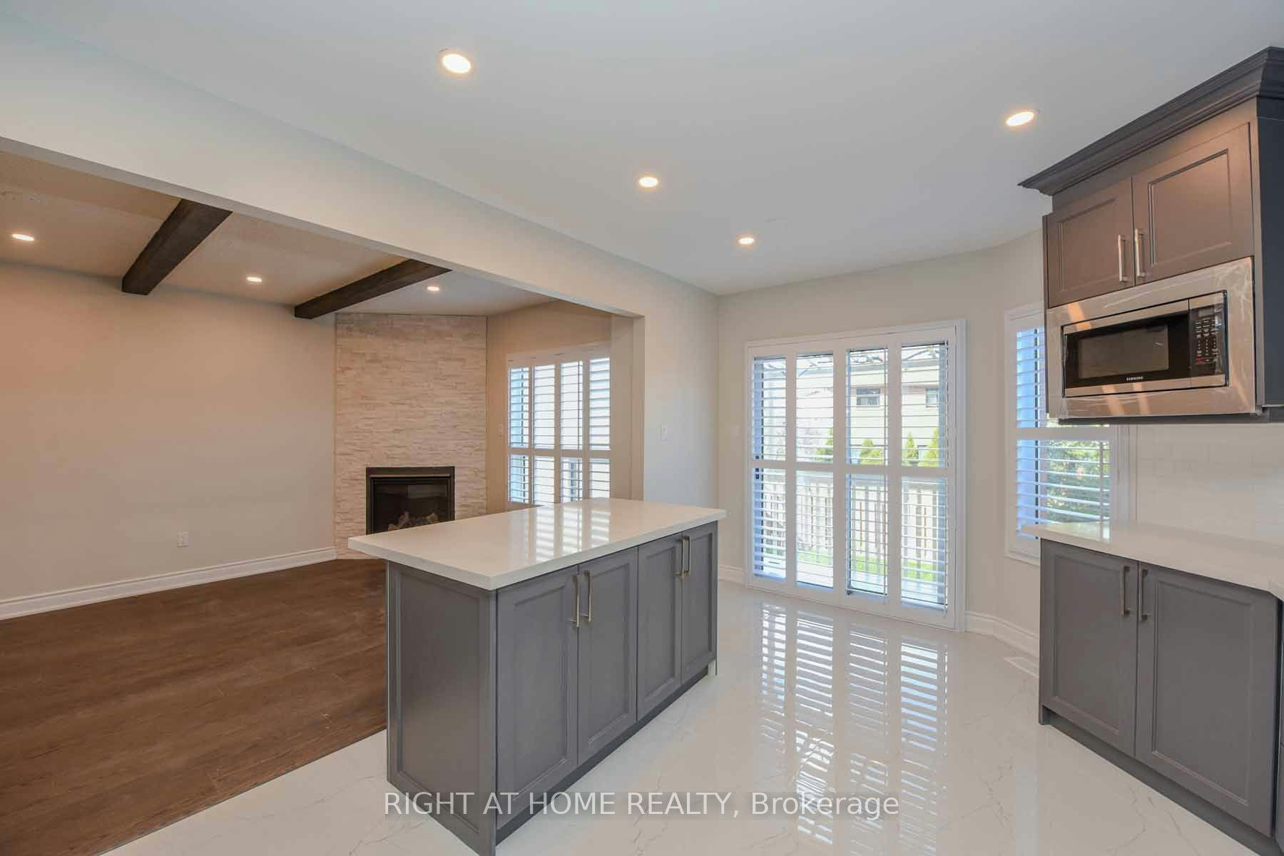903 Blyleven Boulevard, Mississauga, ON, L5V 2J3 - 11