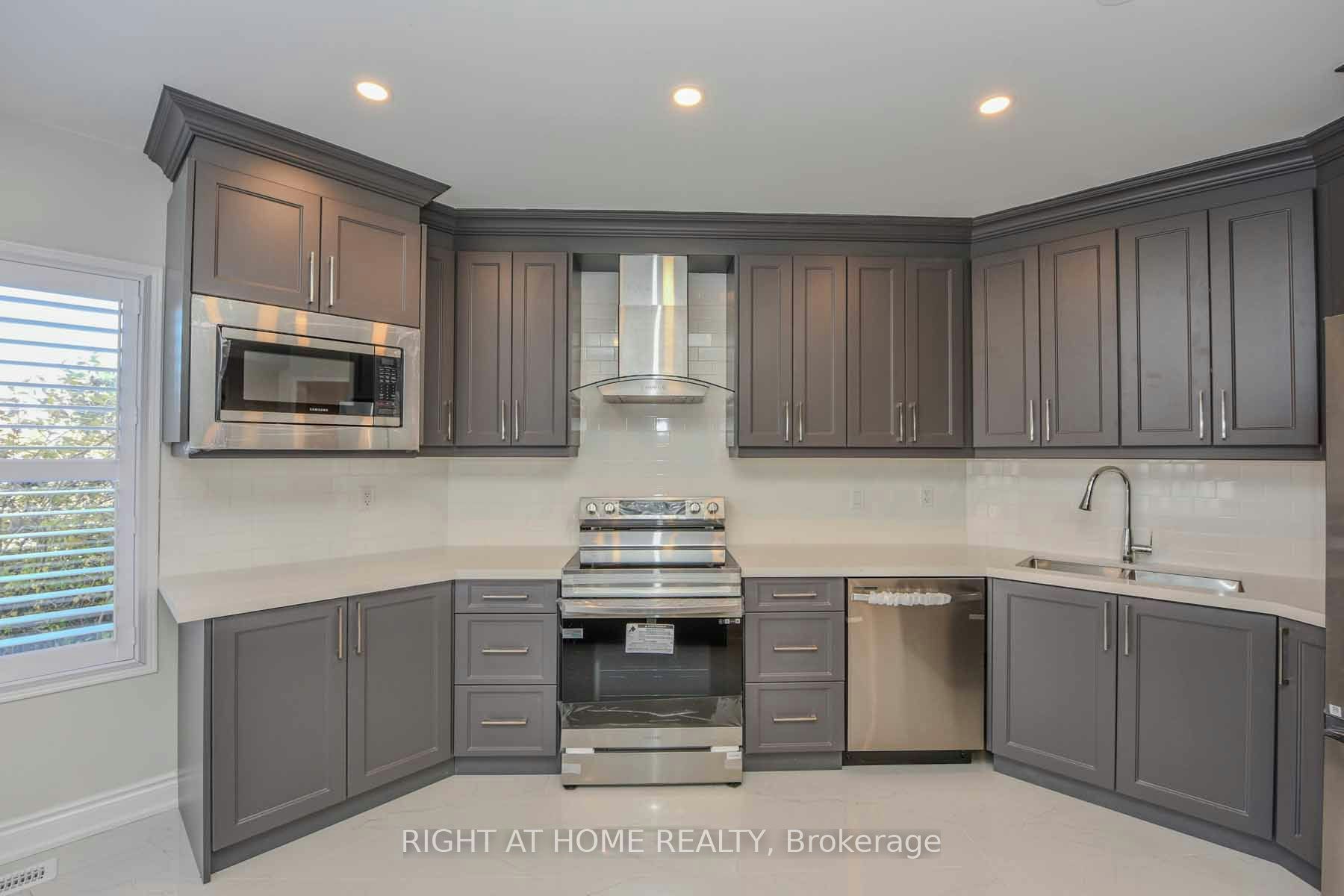 903 Blyleven Boulevard, Mississauga, ON, L5V 2J3 - 12