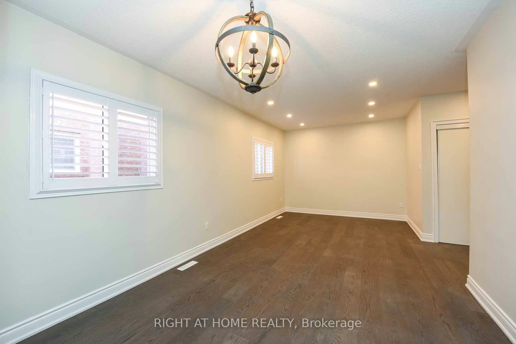 903 Blyleven Boulevard, Mississauga, ON, L5V 2J3 - 7
