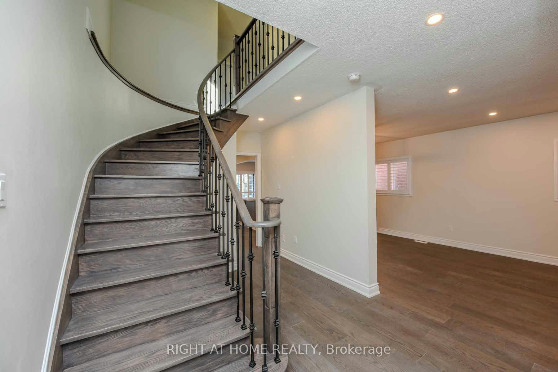 903 Blyleven Boulevard, Mississauga, ON, L5V 2J3 - 14