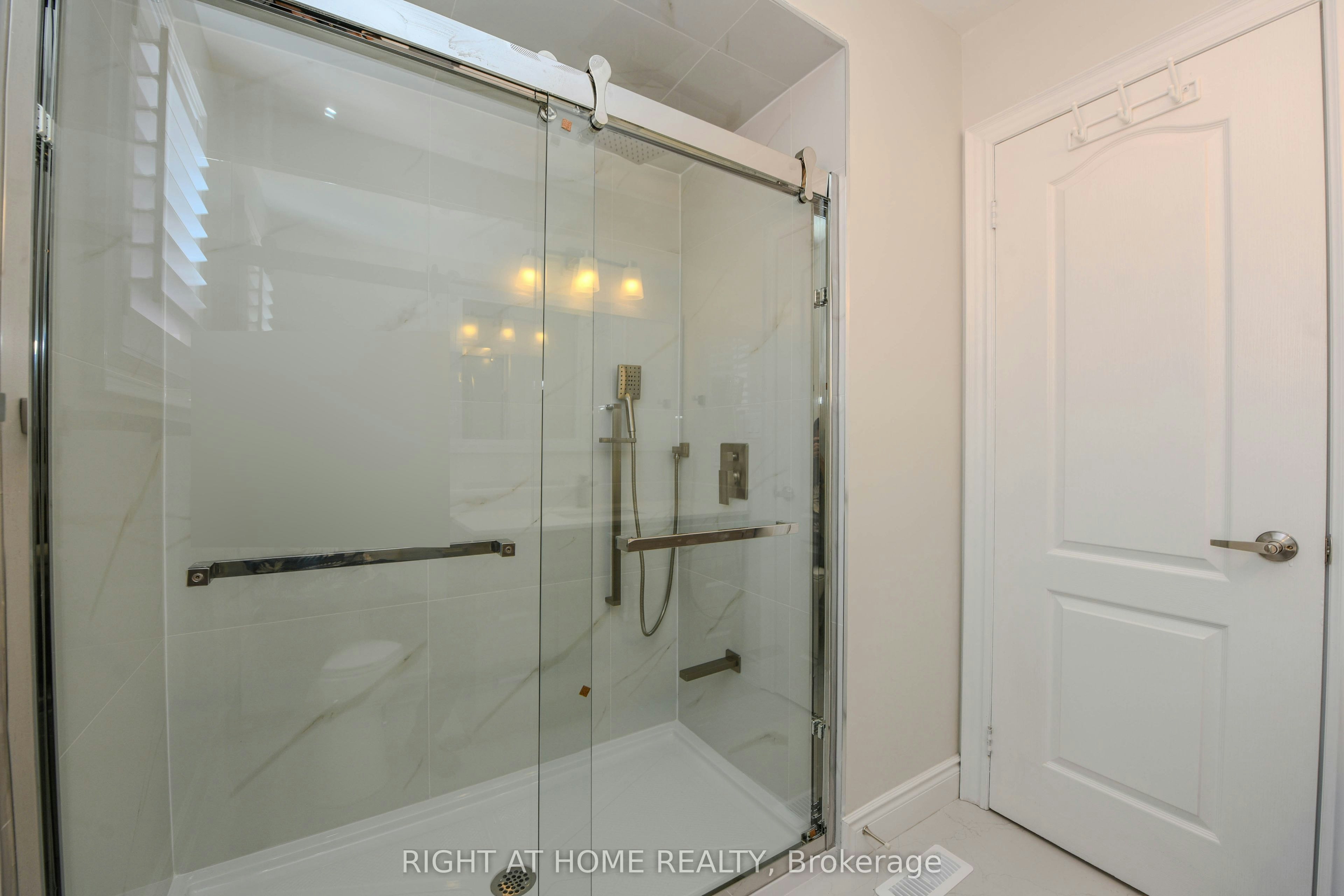 903 Blyleven Boulevard, Mississauga, ON, L5V 2J3 - 24