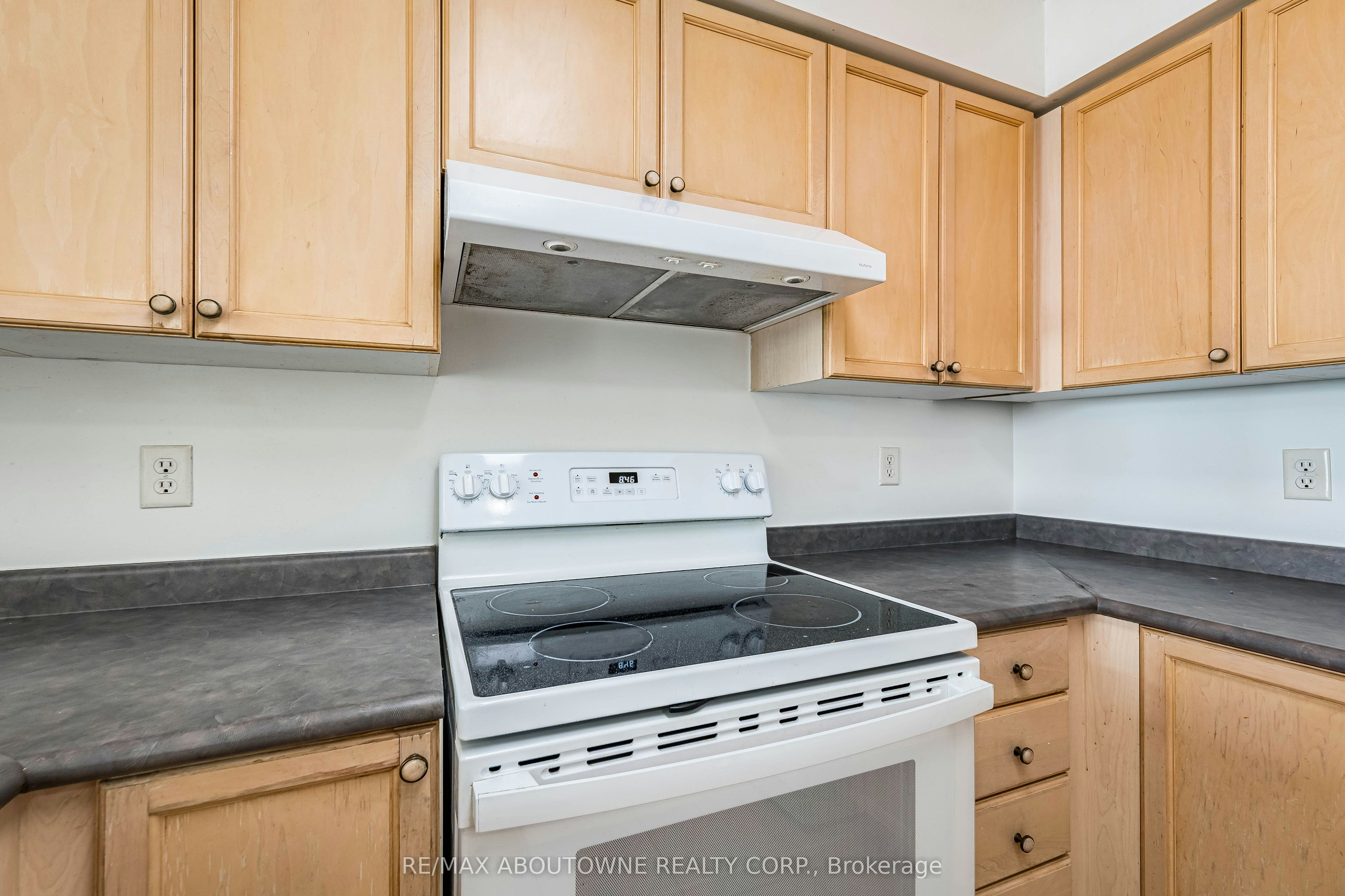 1102-2585 Erin Centre Boulevard, Mississauga, ON, L5M 6Z7 - 16