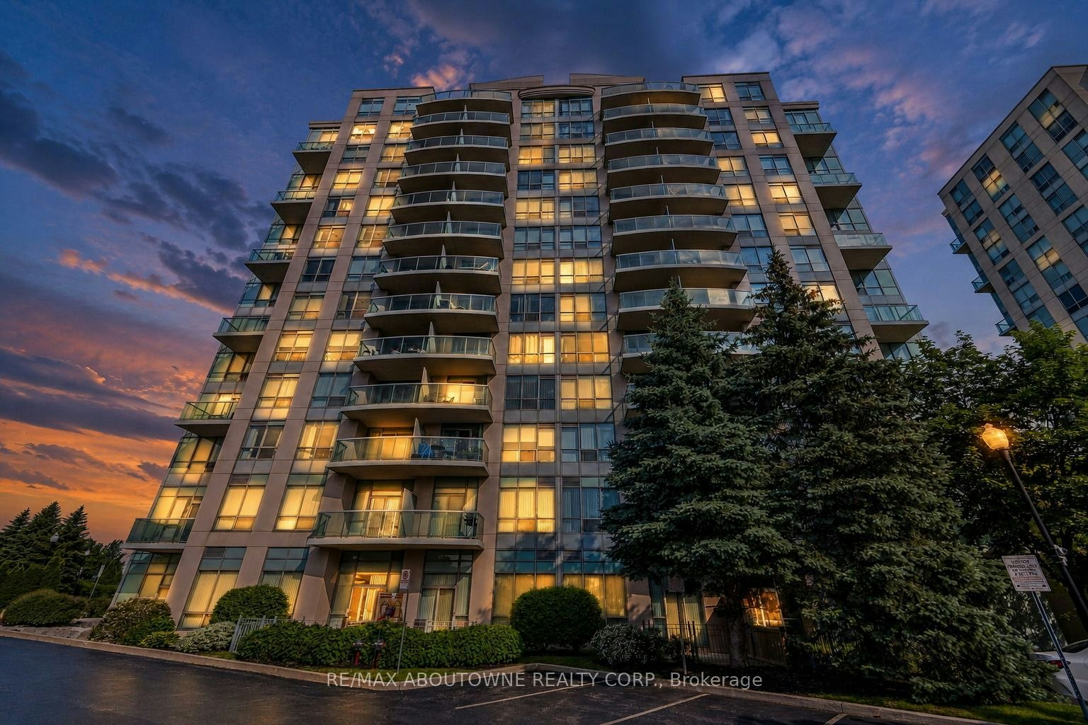 1102-2585 Erin Centre Boulevard, Mississauga, ON, L5M 6Z7