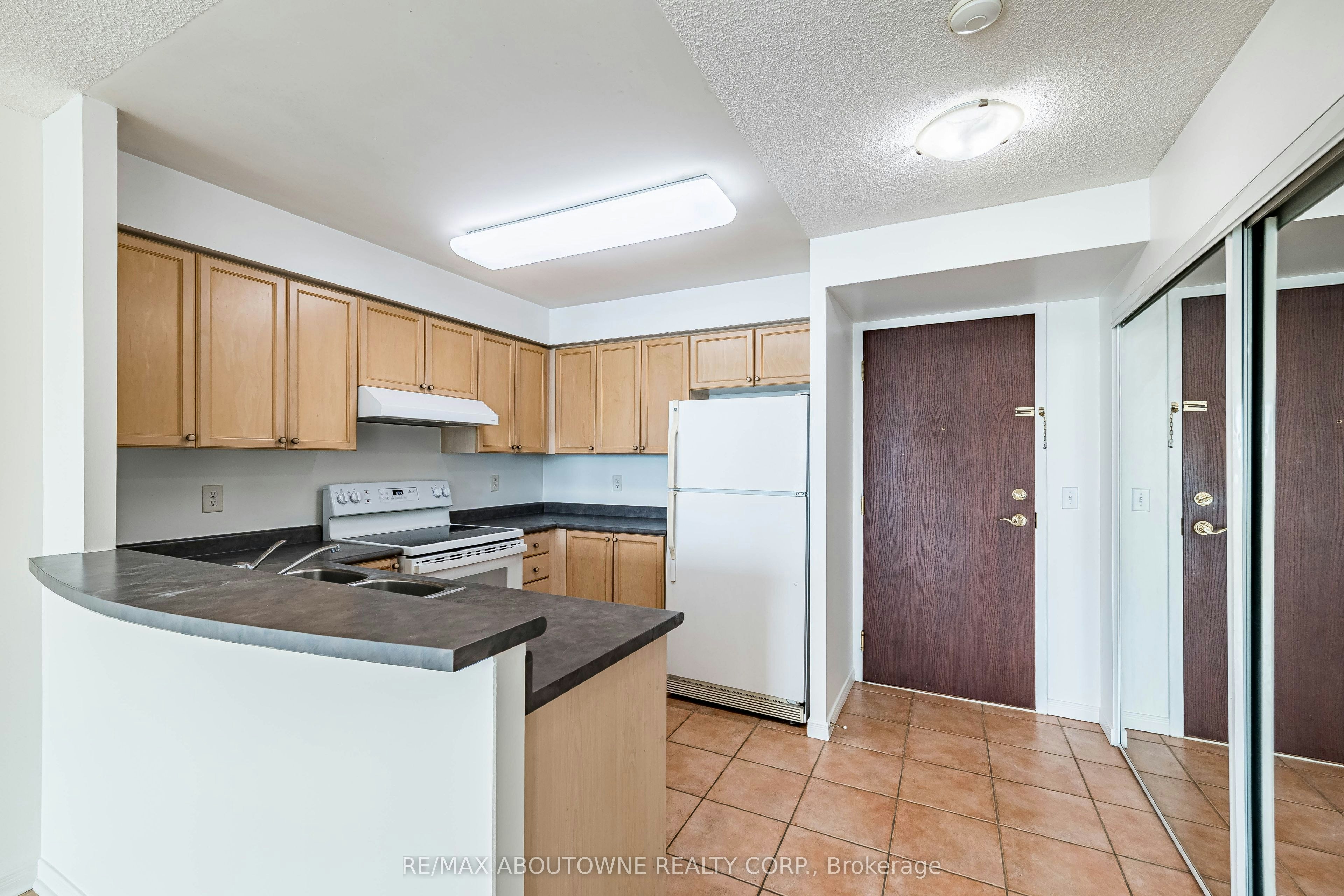 1102-2585 Erin Centre Boulevard, Mississauga, ON, L5M 6Z7 - 12