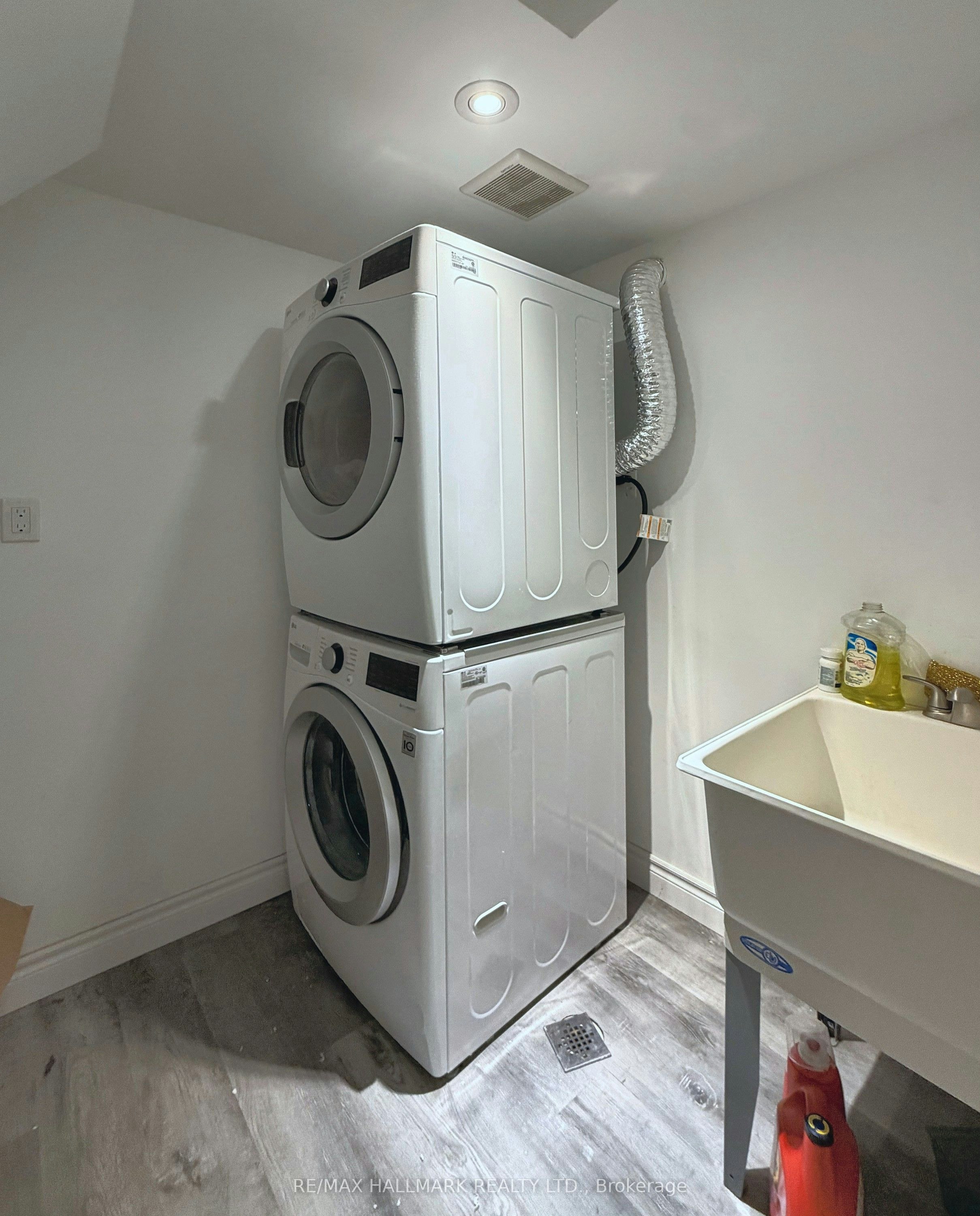 24 Sabine Road, Toronto, ON, M9B 3A8 - 26