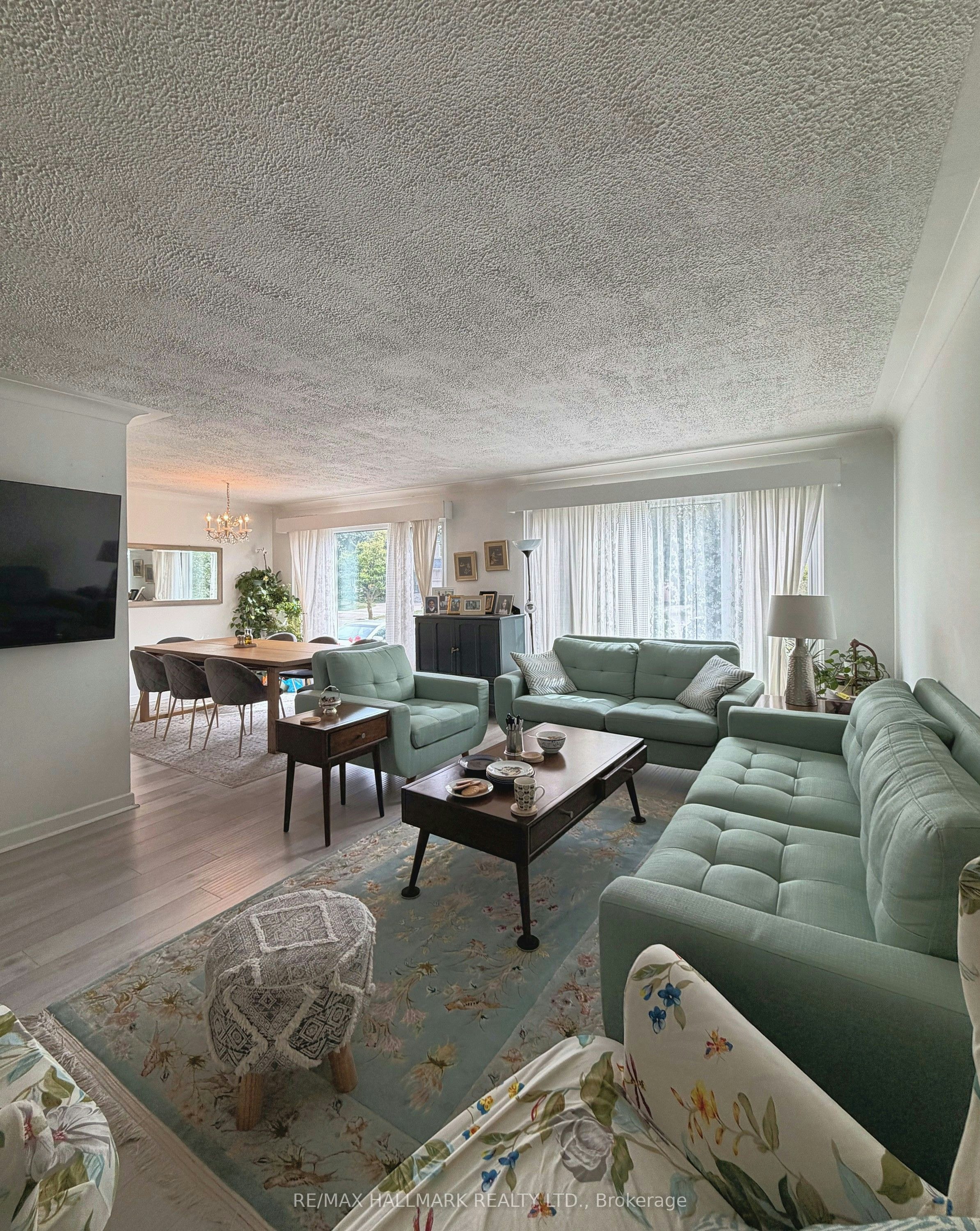 24 Sabine Road, Toronto, ON, M9B 3A8 - 4