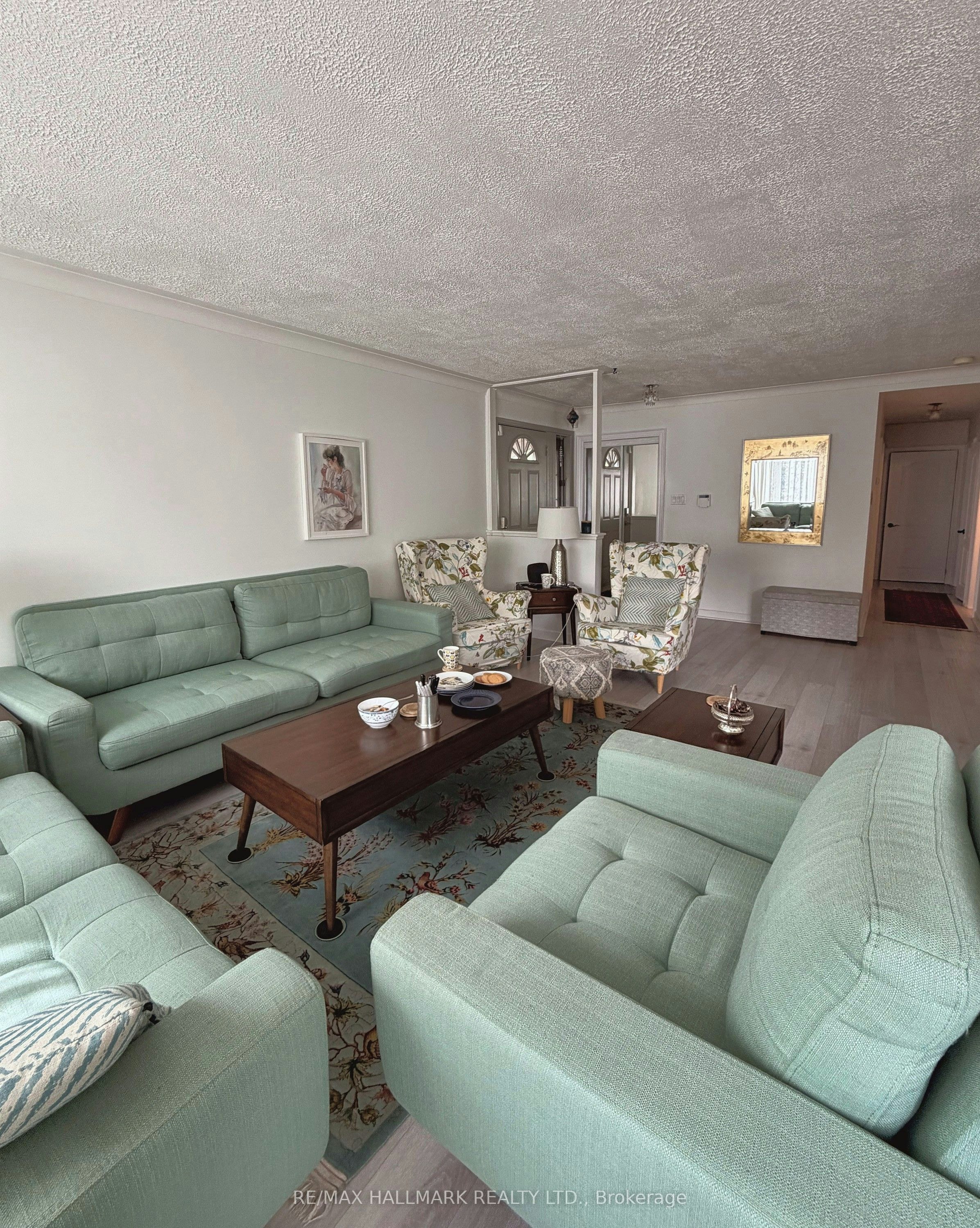 24 Sabine Road, Toronto, ON, M9B 3A8 - 6