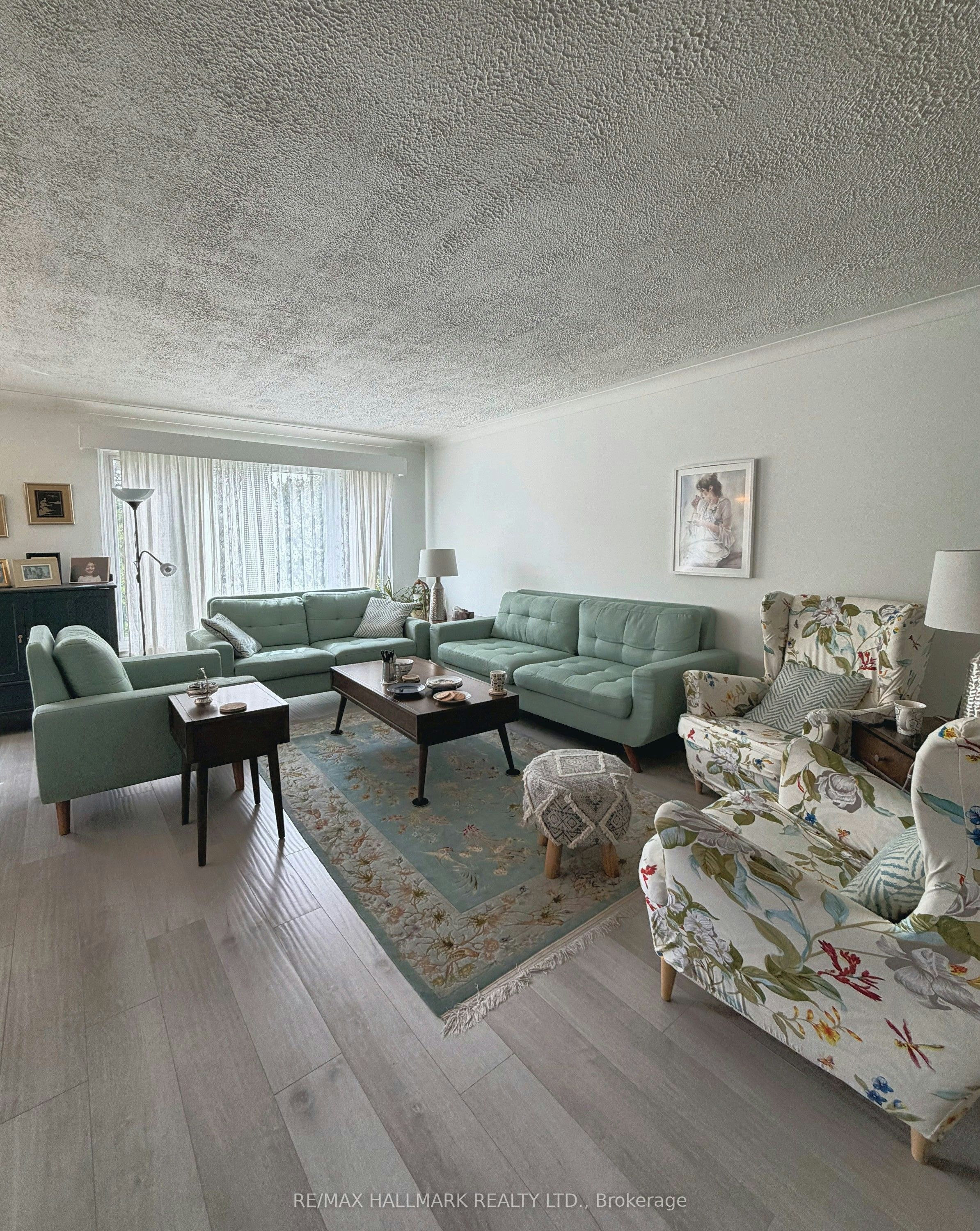 24 Sabine Road, Toronto, ON, M9B 3A8 - 3