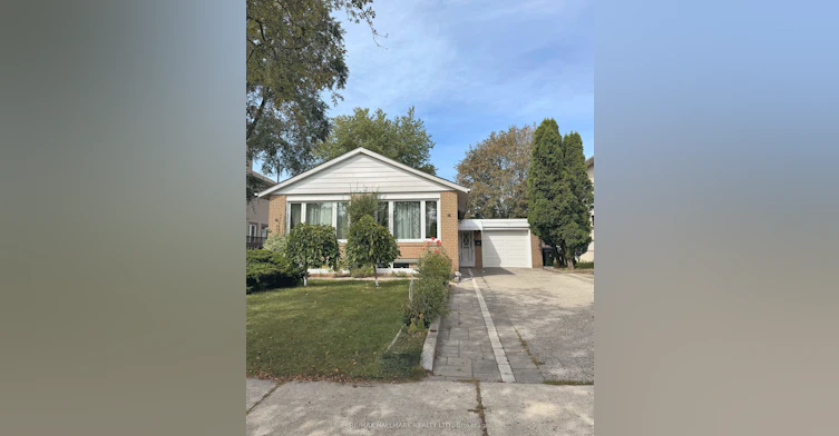 24 Sabine Road, Toronto, ON, M9B 3A8