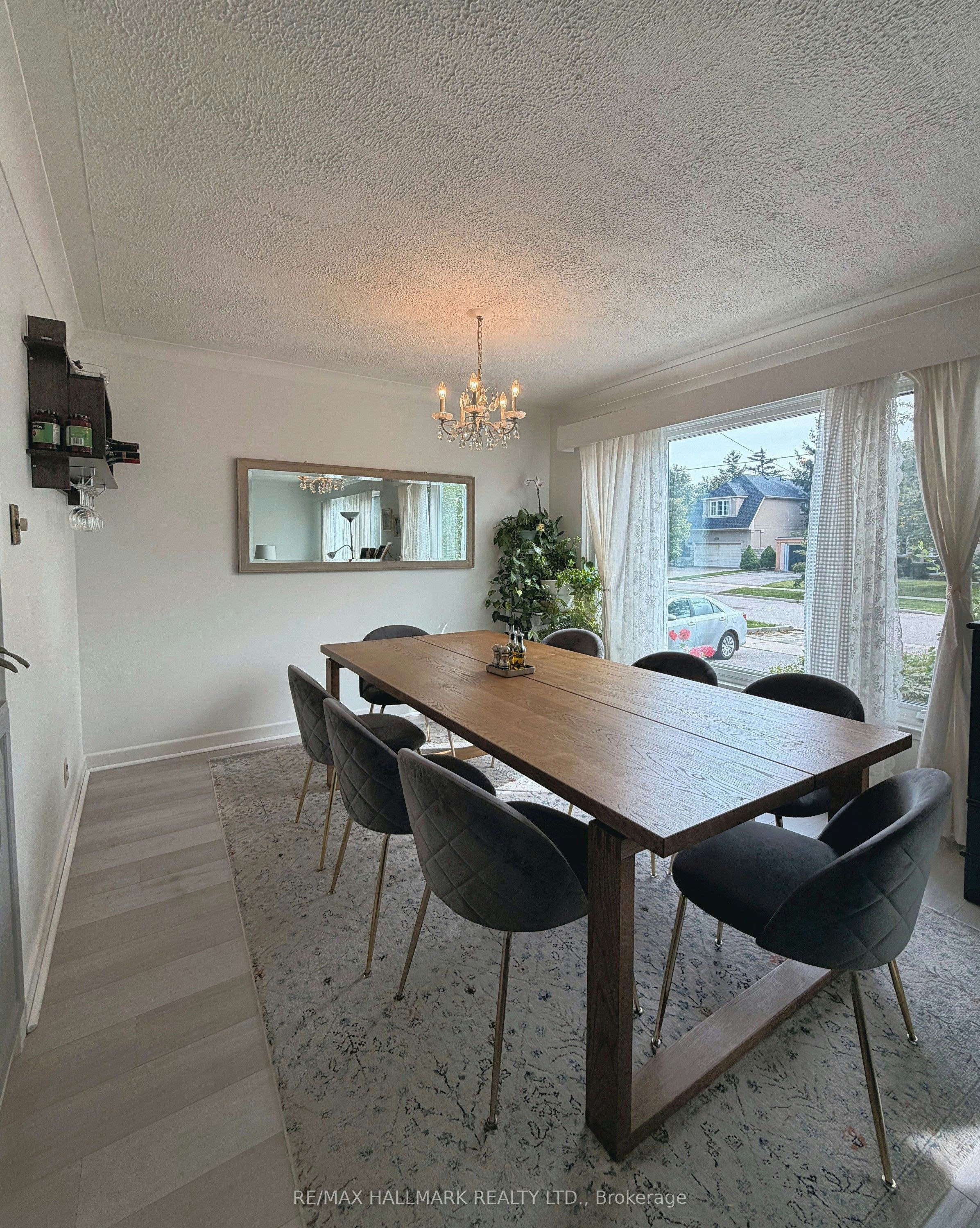 24 Sabine Road, Toronto, ON, M9B 3A8 - 9