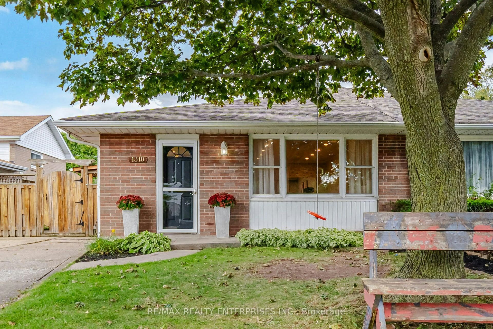 1310 Redbank Crescent, Oakville, ON, L6H 1Y5