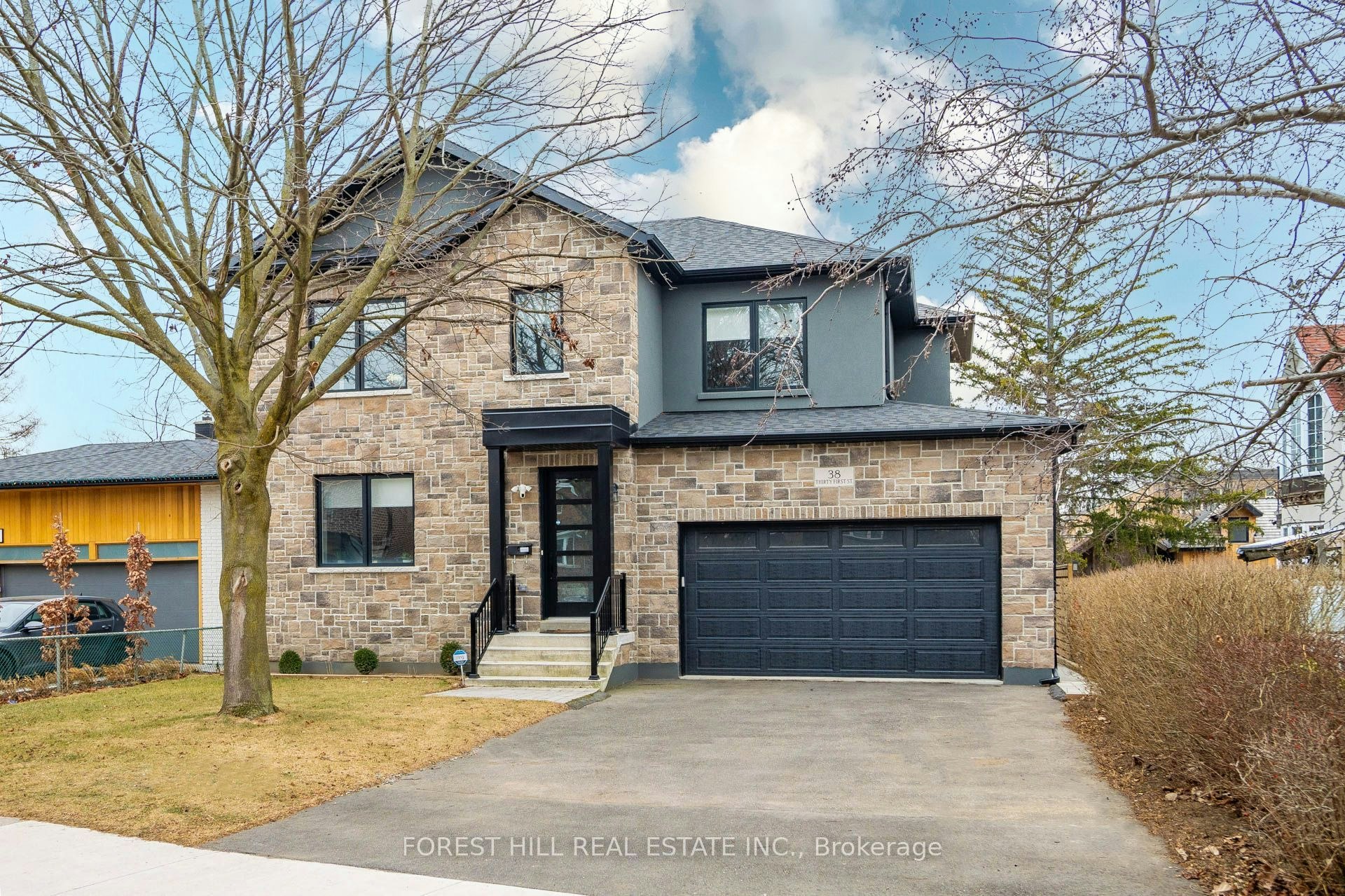 38 Thirty First Street, Toronto, ON, M8W 3E9