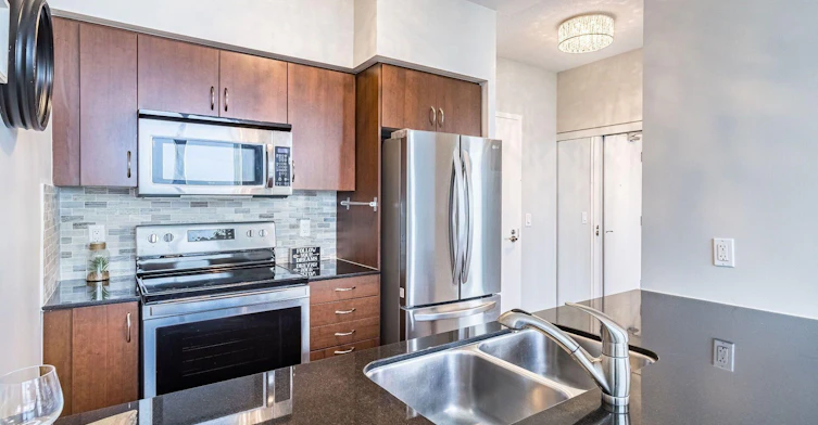 LPH02-2240 Lakeshore Boulevard W, Toronto, ON, M8V 0B1 - 17