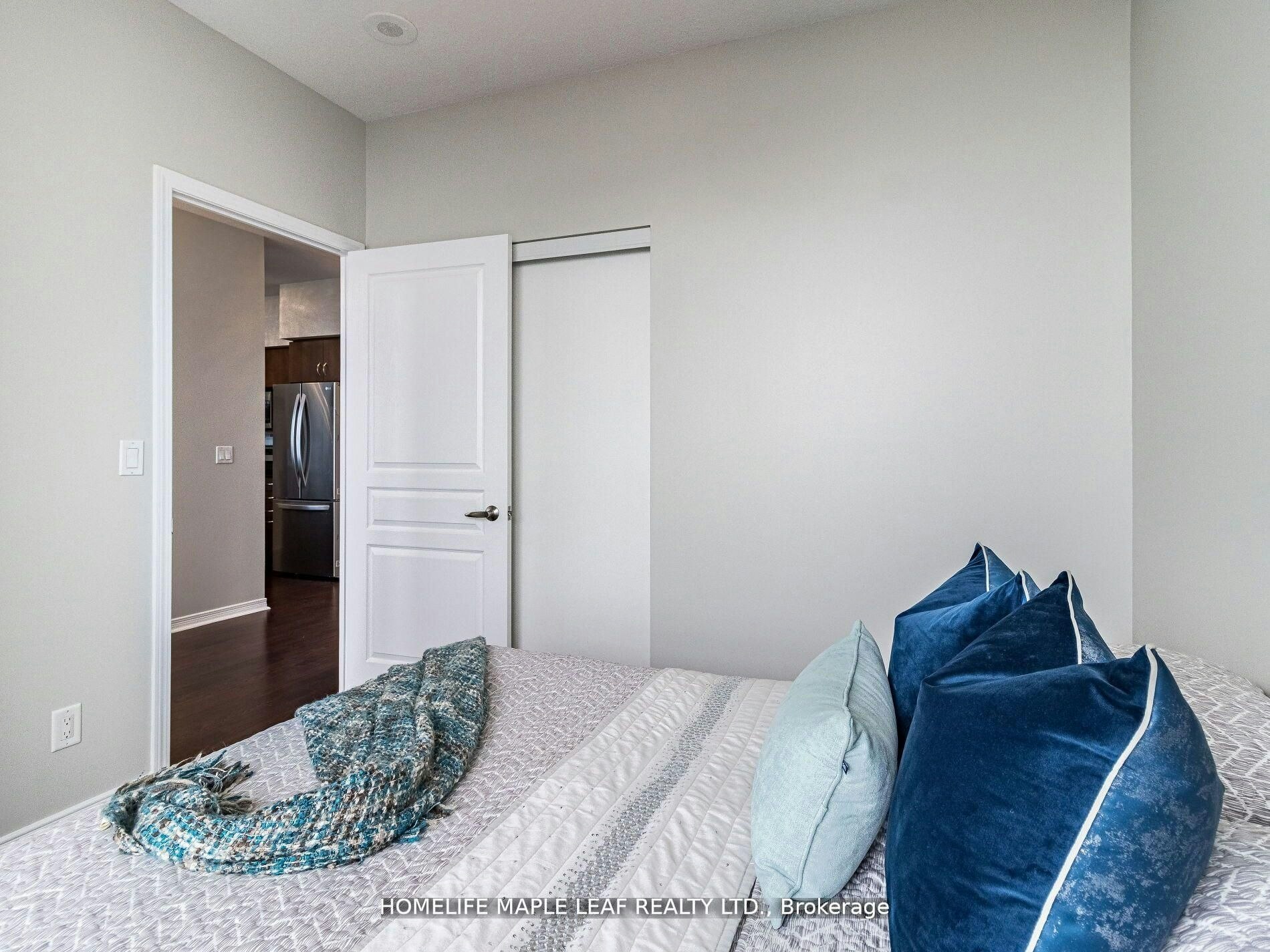 LPH02-2240 Lakeshore Boulevard W, Toronto, ON, M8V 0B1 - 32