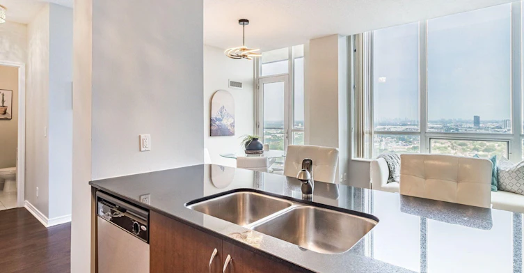 LPH02-2240 Lakeshore Boulevard W, Toronto, ON, M8V 0B1 - 21
