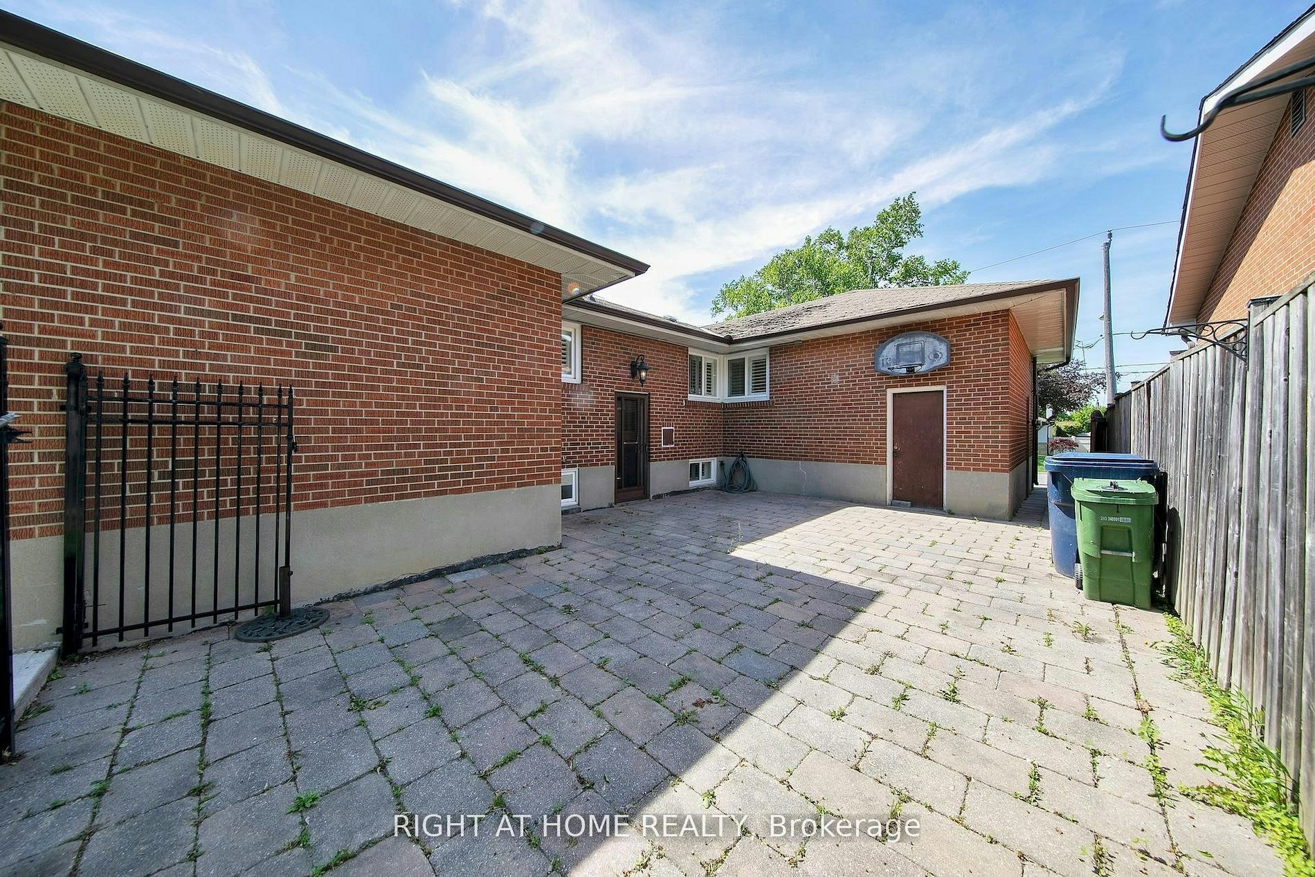 Basement-19 Wall Avenue, Toronto, ON, M9N 2N6 - 13