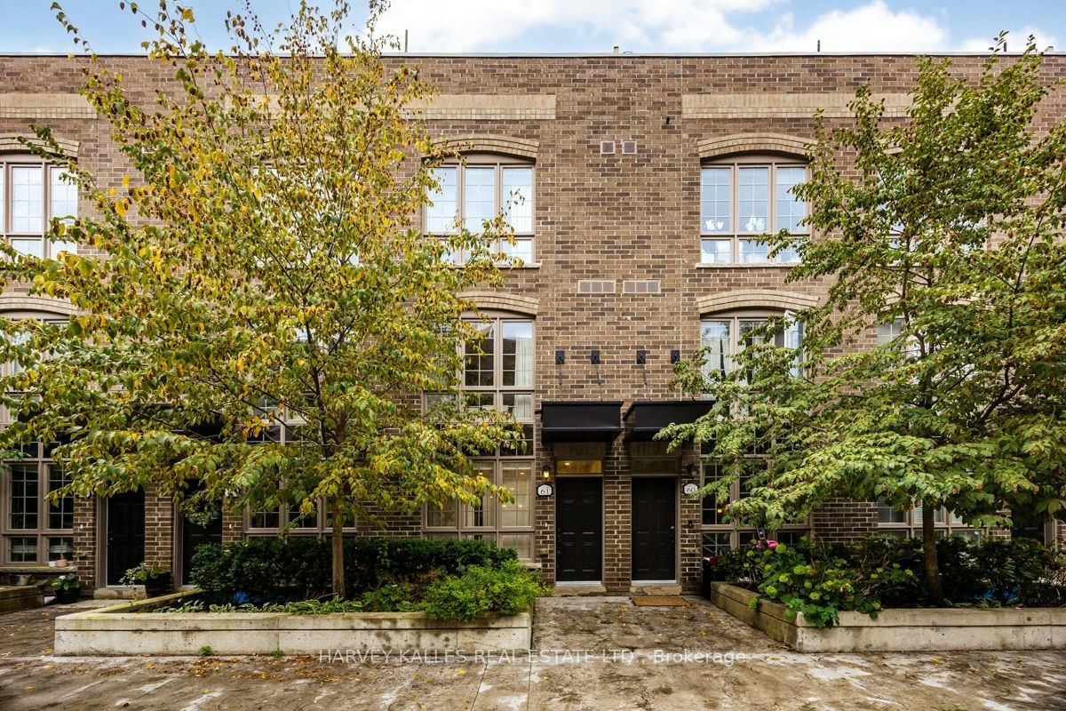 61-1 Elsie Lane, Toronto, ON, M6P 0B8