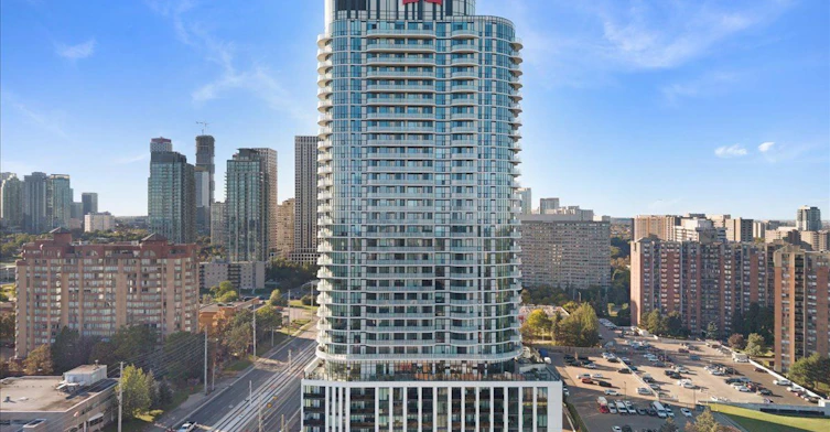 905-1 Fairview Road E, Mississauga, ON, L5A 0B4 - 2