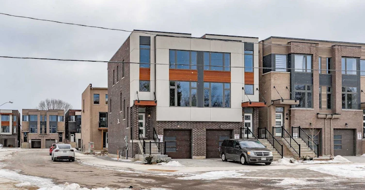 Upper-23 Blackstone Street, Toronto, ON, M6L 0A5 - 2