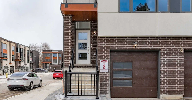 Upper-23 Blackstone Street, Toronto, ON, M6L 0A5 - 4