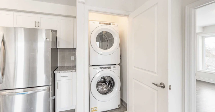 Upper-23 Blackstone Street, Toronto, ON, M6L 0A5 - 12