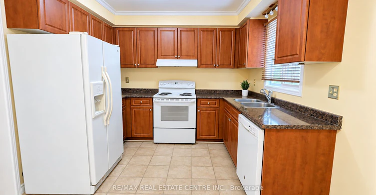 1537 Cuthbert Avenue, Mississauga, ON, L5M 3R6 - 7