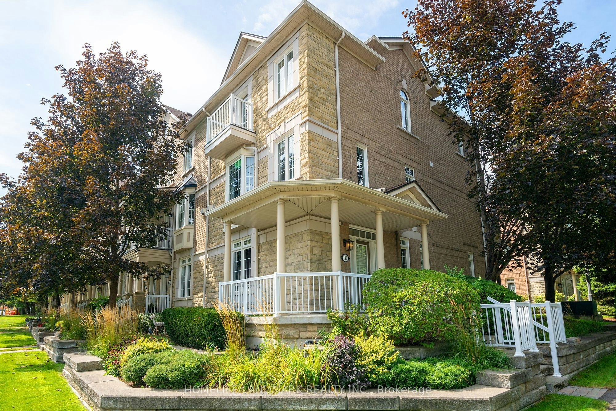 15-130 Park Street E, Mississauga, ON, L5G 4W1
