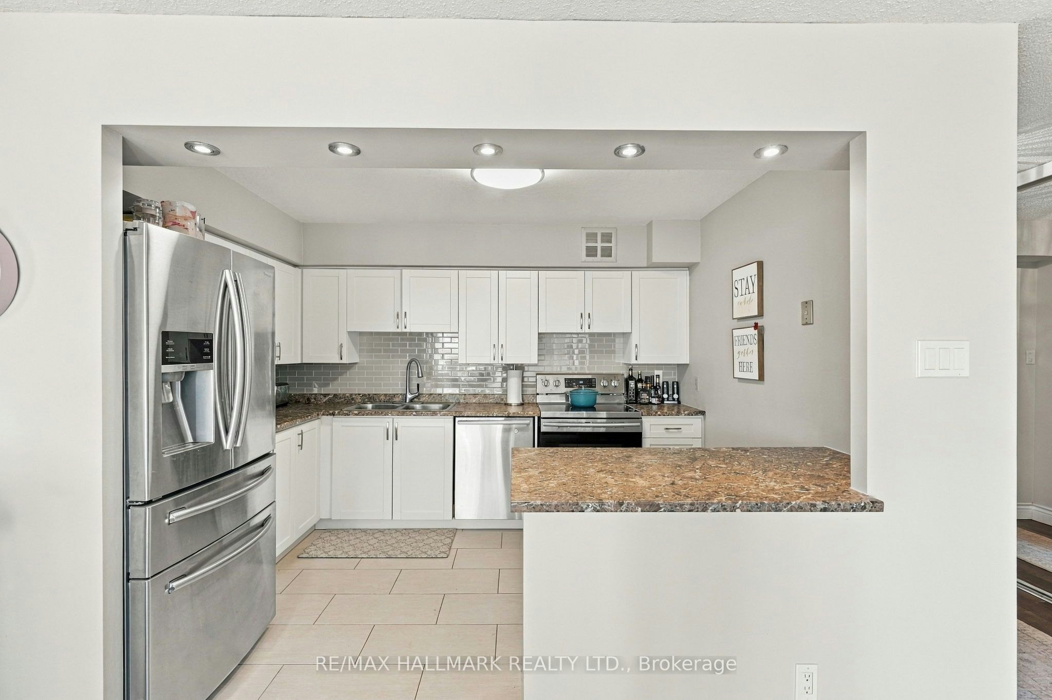 903-1485 Lakeshore Road E, Mississauga, ON, L5E 3G2