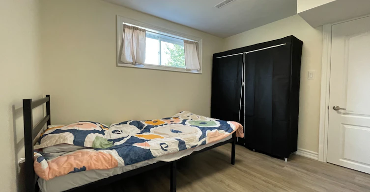 Bsmt-384 Maple Leaf Drive, Toronto, ON, M6L 1P6 - 5