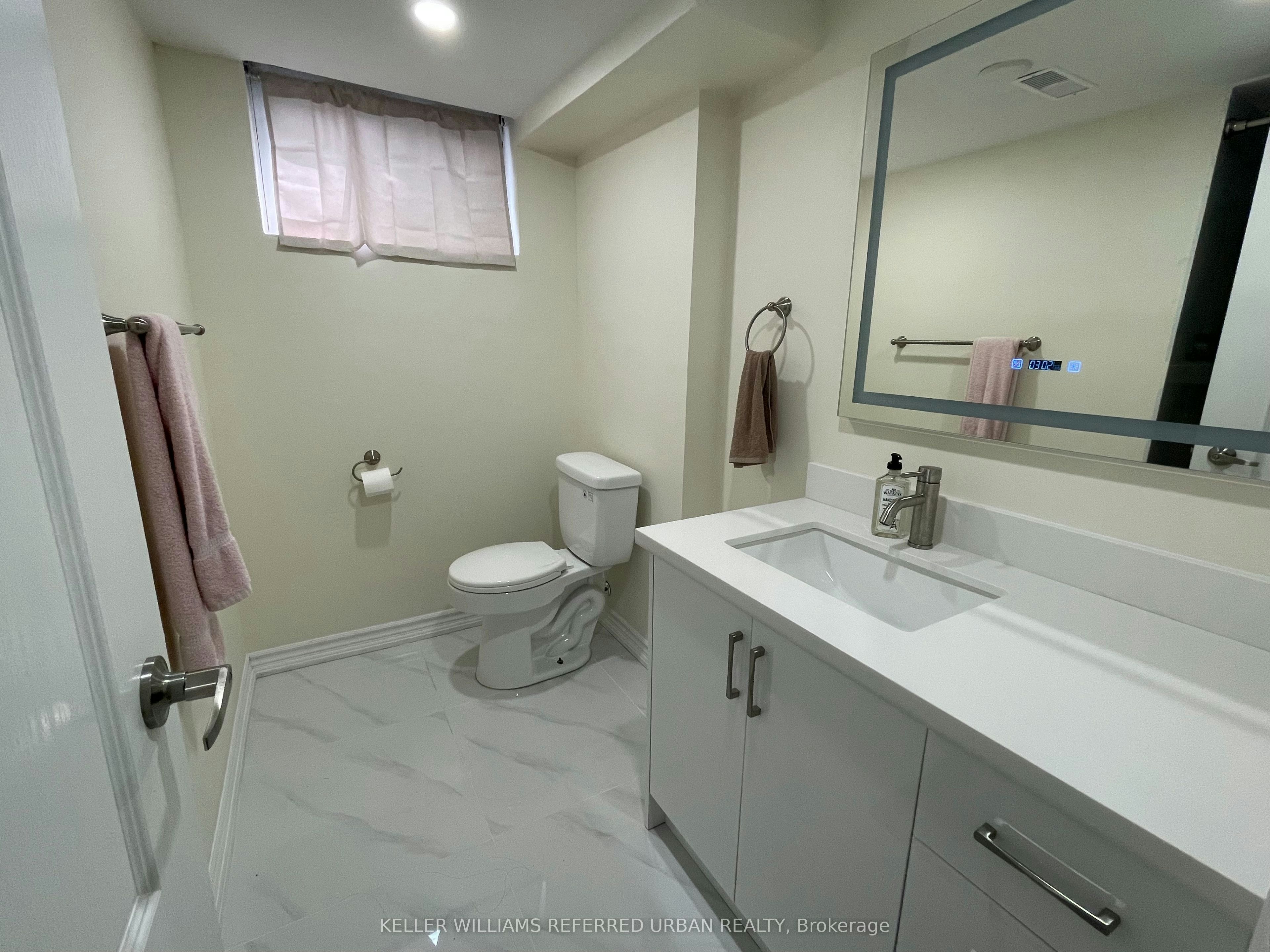 Bsmt-384 Maple Leaf Drive, Toronto, ON, M6L 1P6 - 7