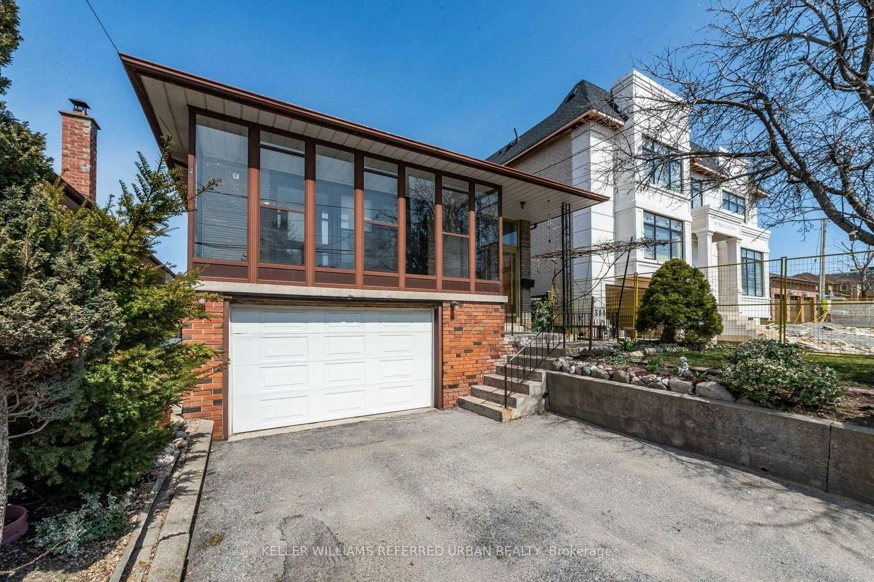 Bsmt-384 Maple Leaf Drive, Toronto, ON, M6L 1P6