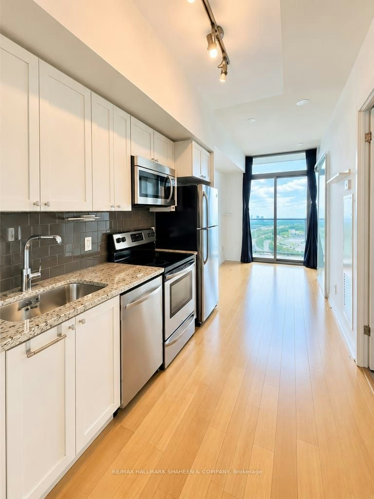 2508-105 The Queensway Avenue, Toronto, ON, M6S 5B5