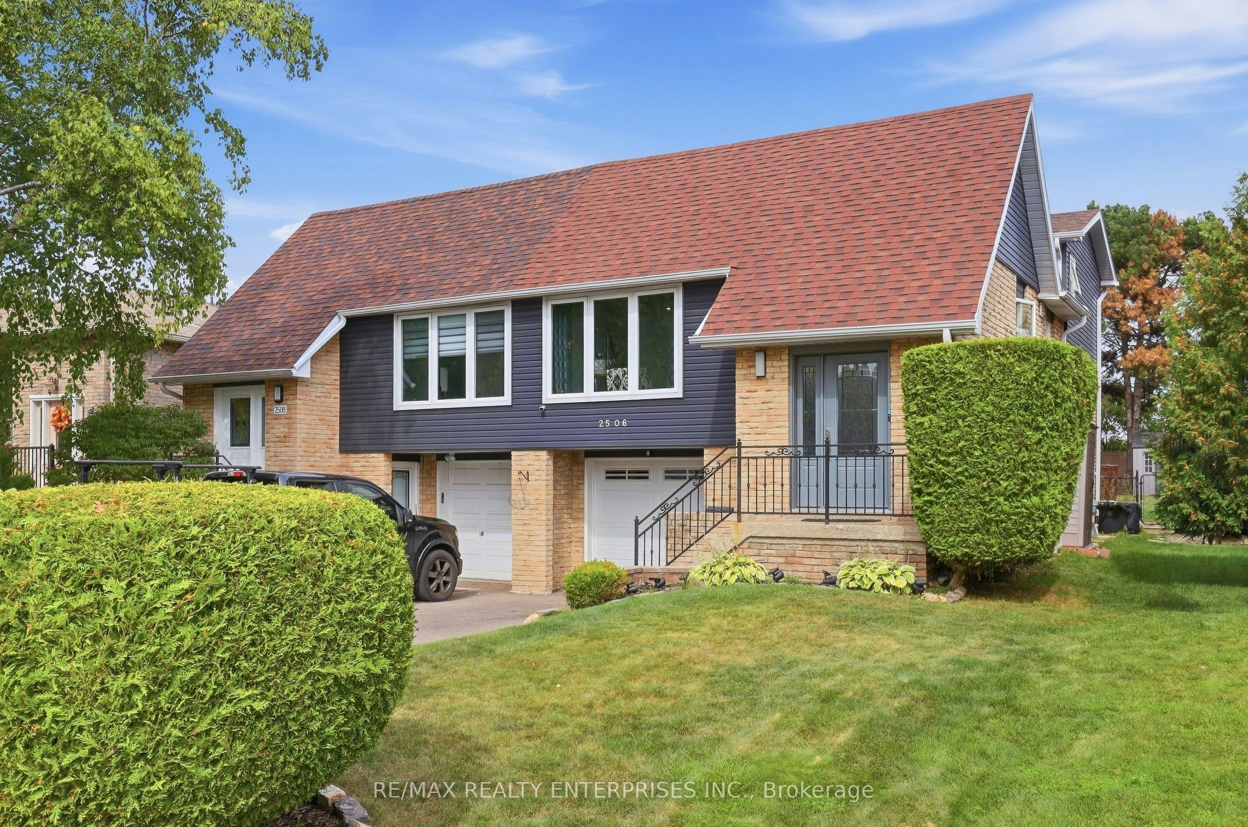 2506 Cobbinshaw Circle, Mississauga, ON, L5N 2G3