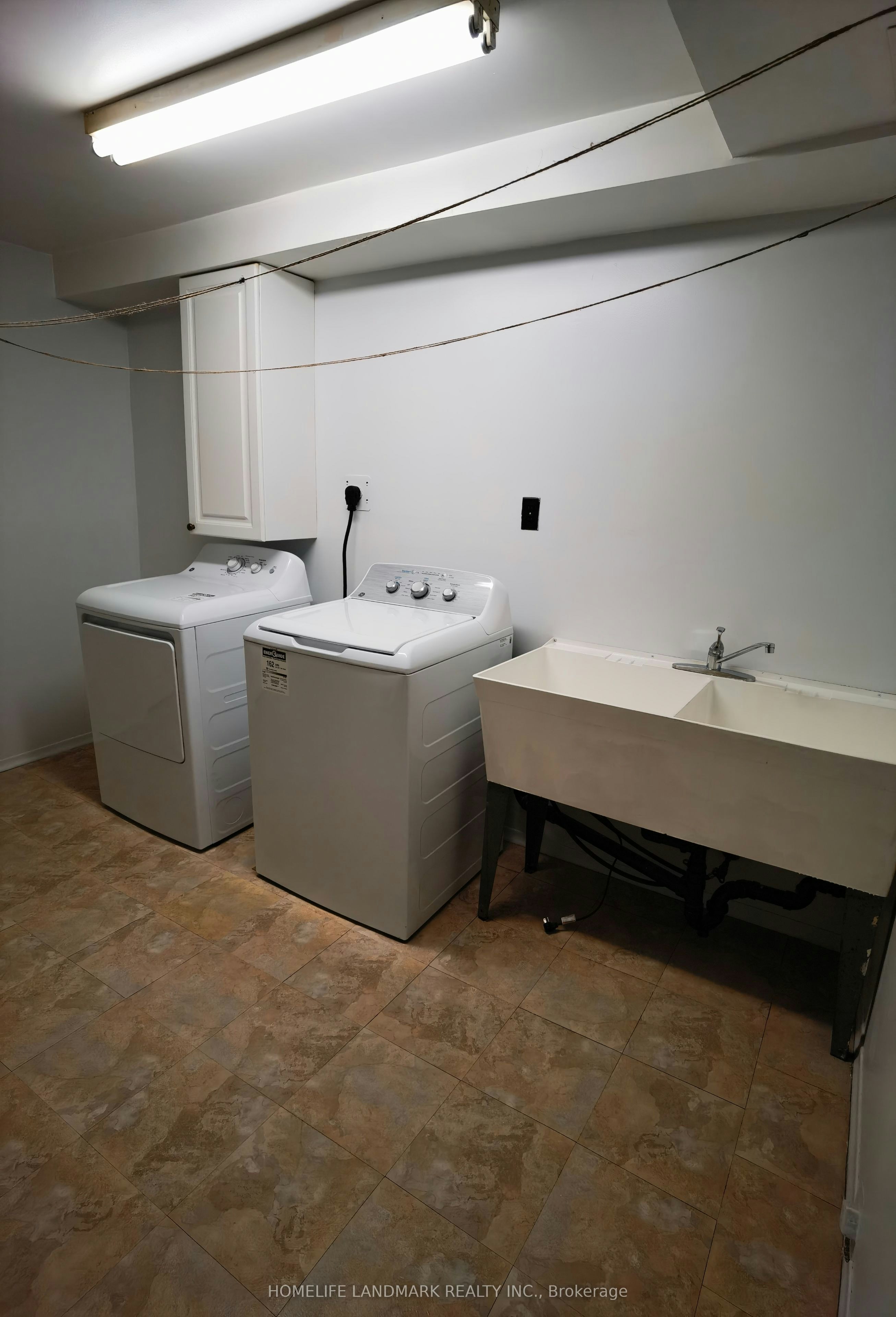 Lower-2428 Cashmere Avenue, Mississauga, ON, L5B 2M6 - 9