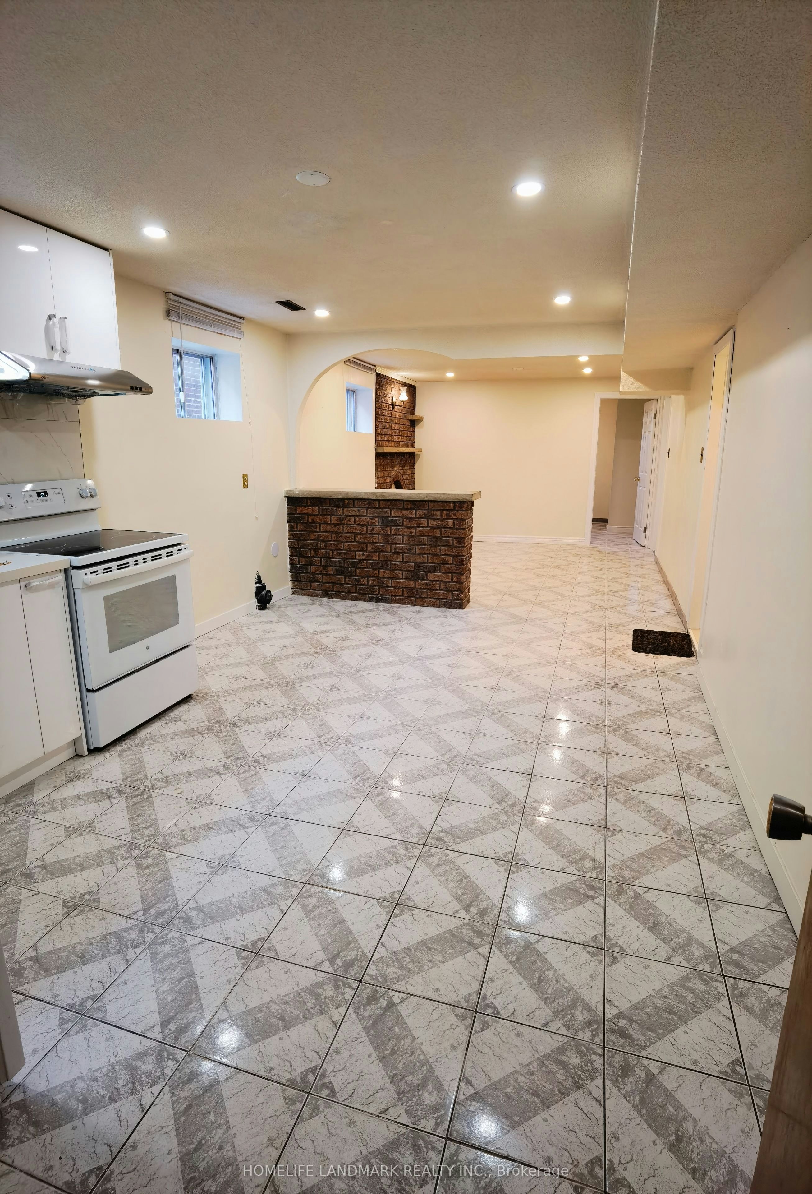 Lower-2428 Cashmere Avenue, Mississauga, ON, L5B 2M6 - 3