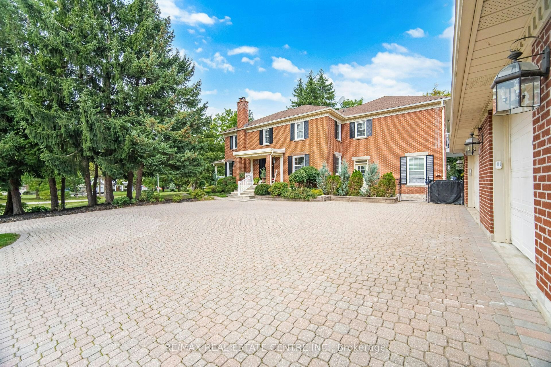 10245 Old Pine Crest Road, Brampton, ON, L0P 1K0