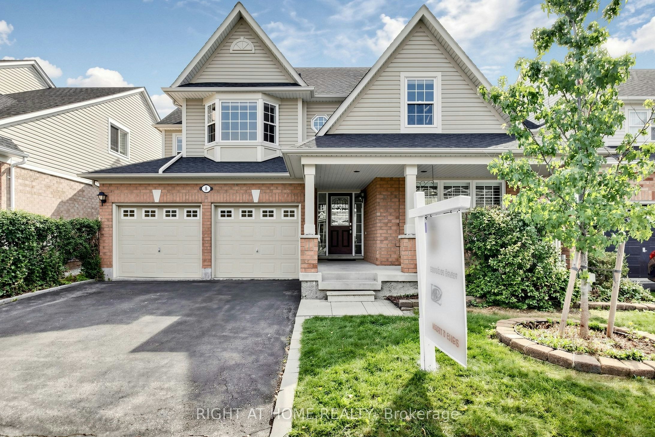 5 Mendoza Drive, Brampton, ON, L7A 3M3