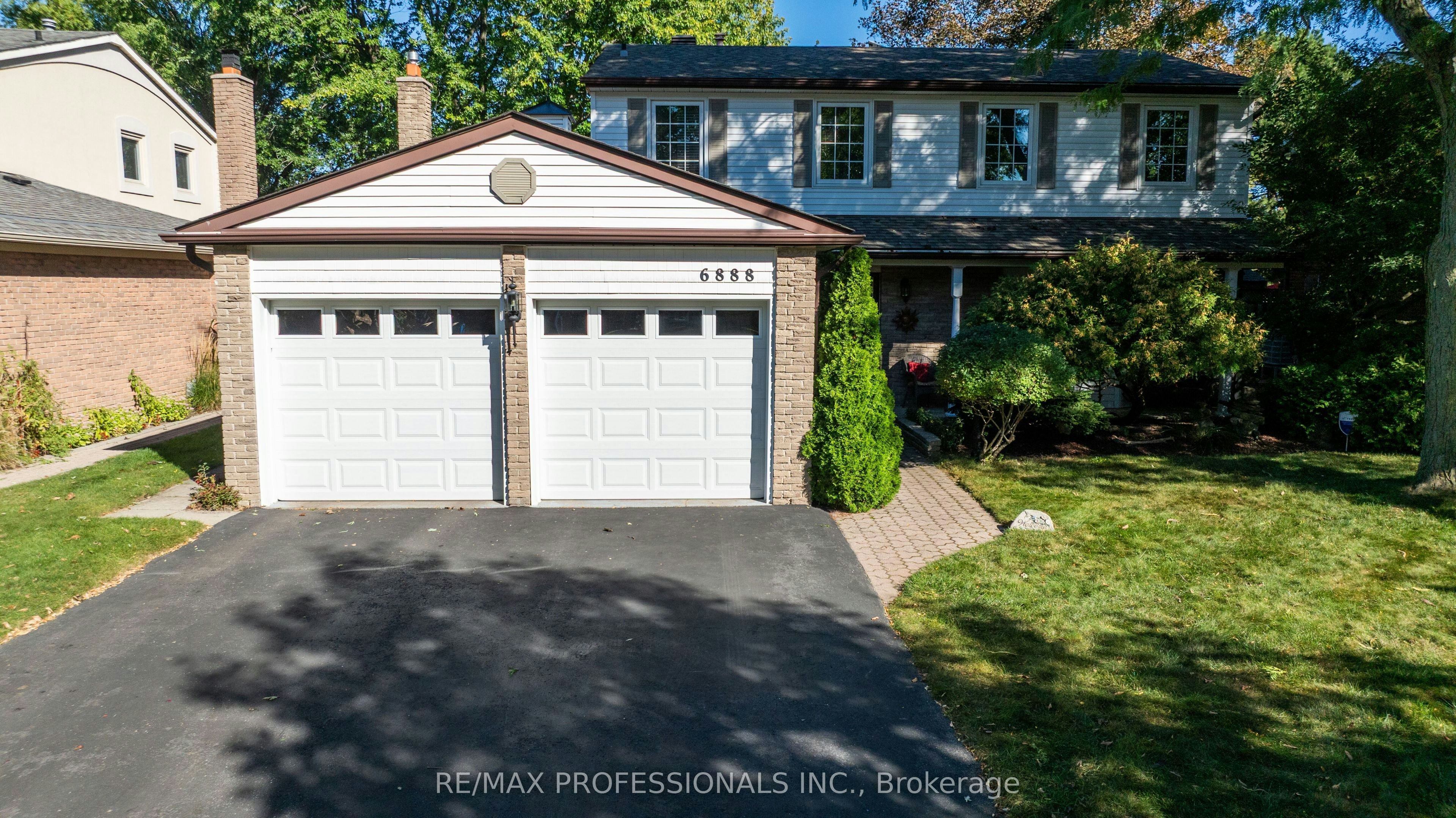 6888 Barrisdale Drive, Mississauga, ON, L5N 2H4
