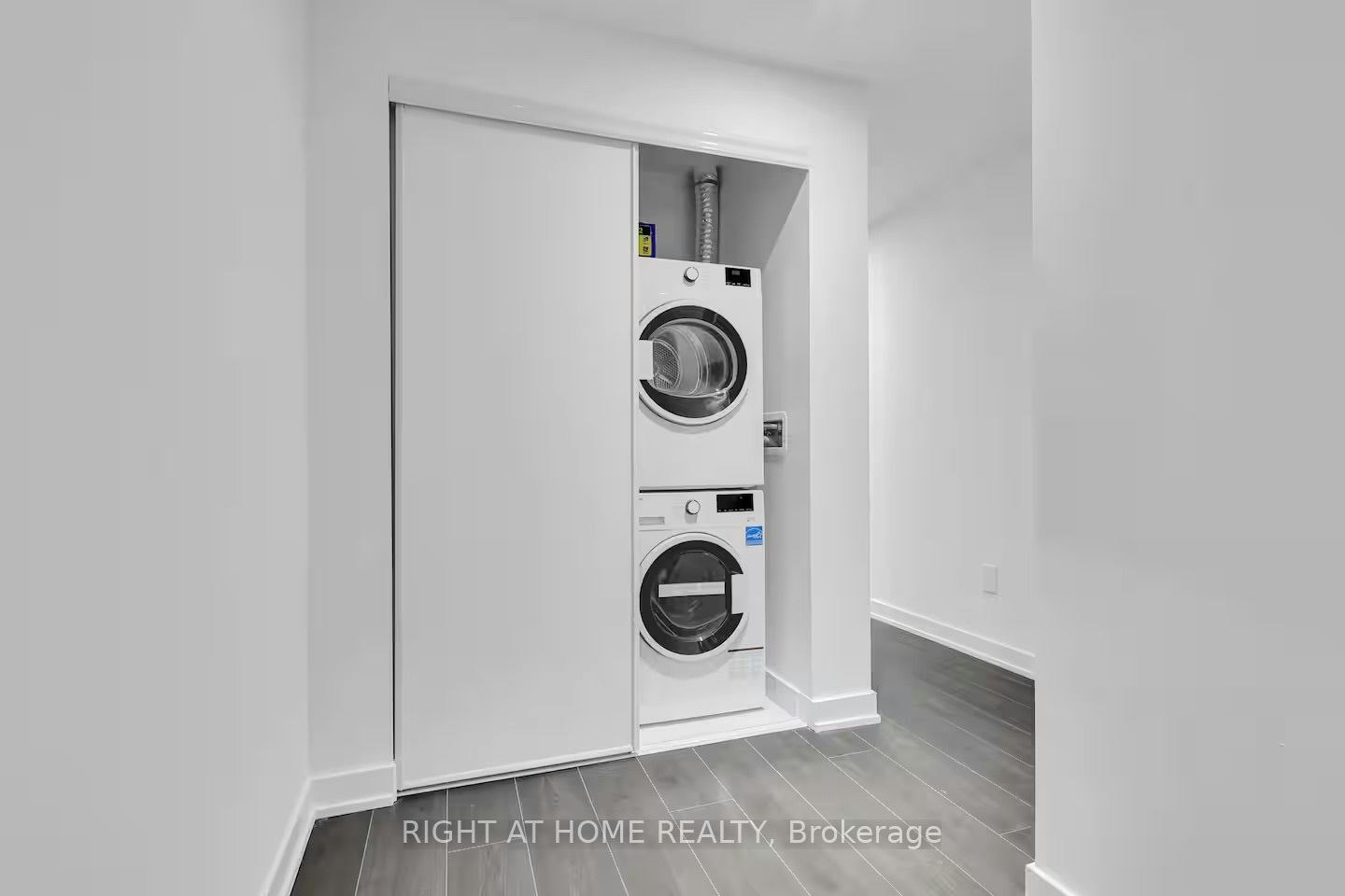 223-28 Ann Street, Mississauga, ON, L5G 0E1 - 15