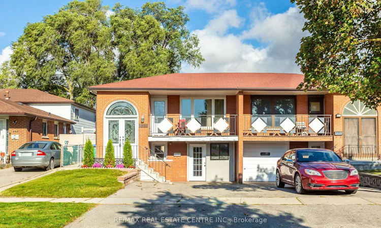 879 Consort Crescent