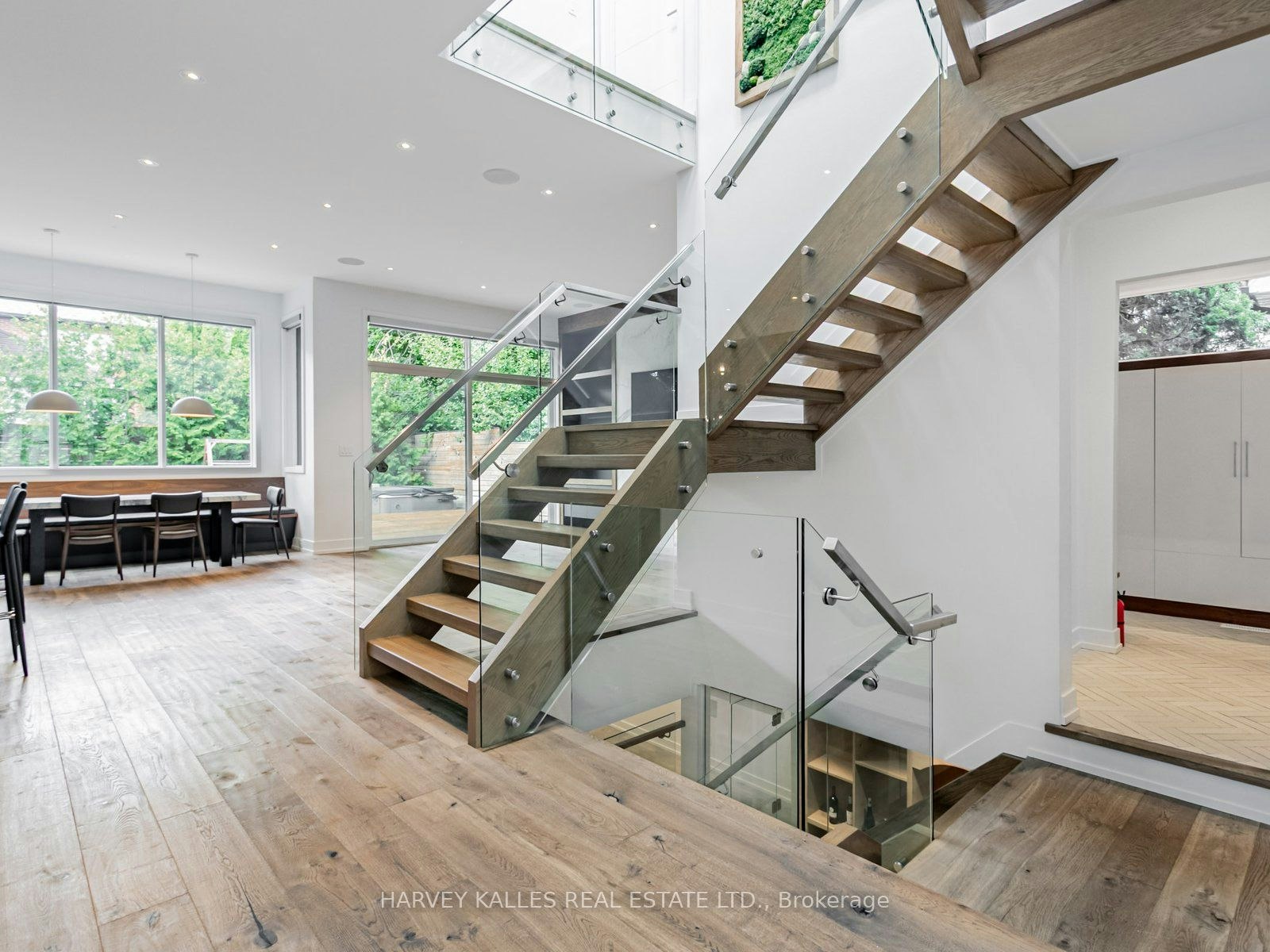38 Van Dusen Boulevard, Toronto, ON, M8Z 3E6 - 12